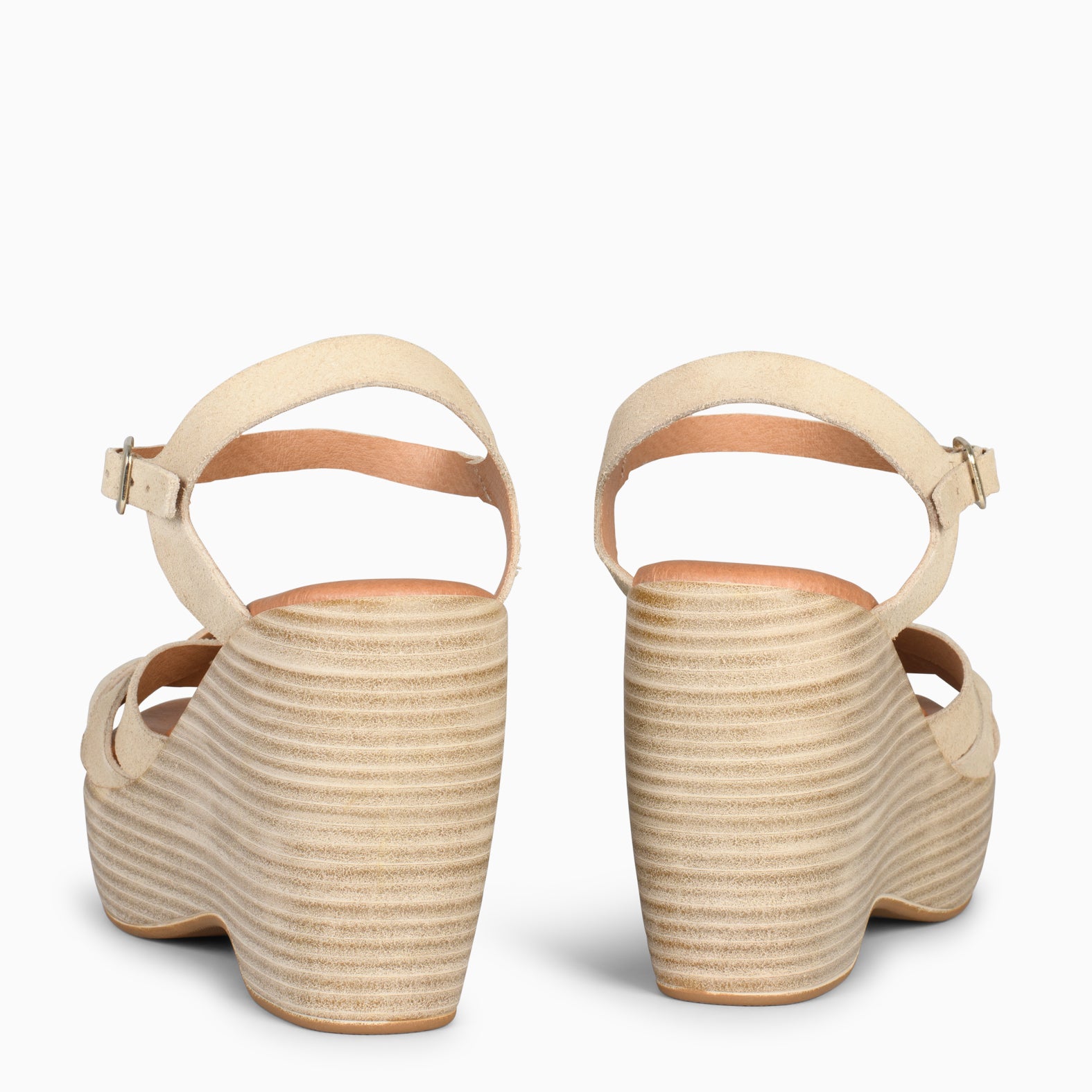 MALIBÚ – Sandalia cangrejera con cuña CAMEL - miMaO ®