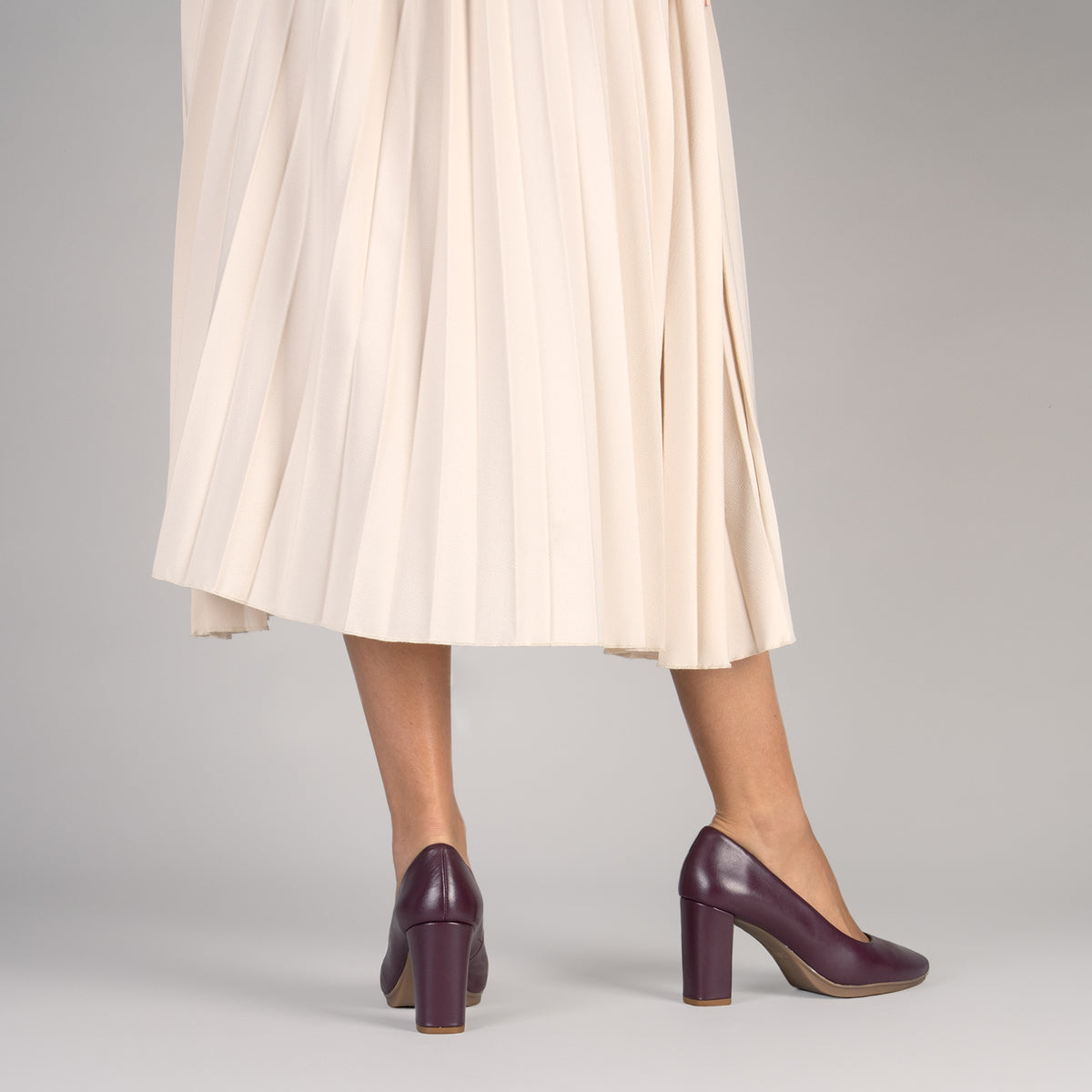 URBAN SALON – Zapatos de tacón alto de napa BURDEOS
