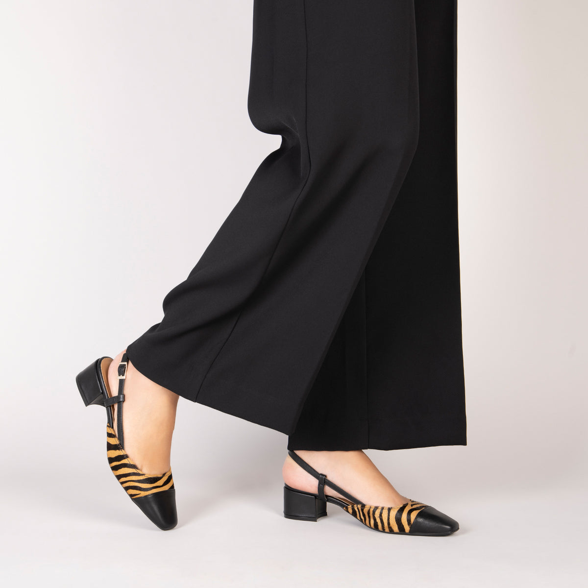 AUDREY – Escarpins à bride bicolores ANIMAL PRINT