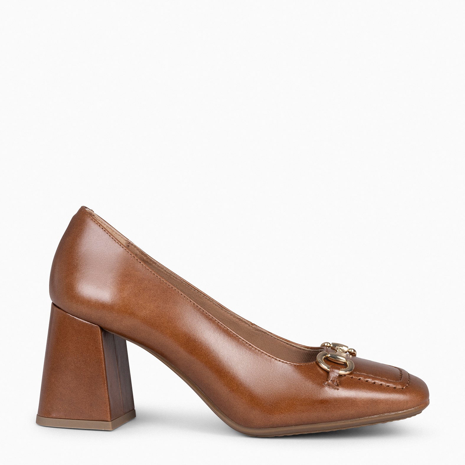 MÍA – Zapatos con tacón bloque CAMEL