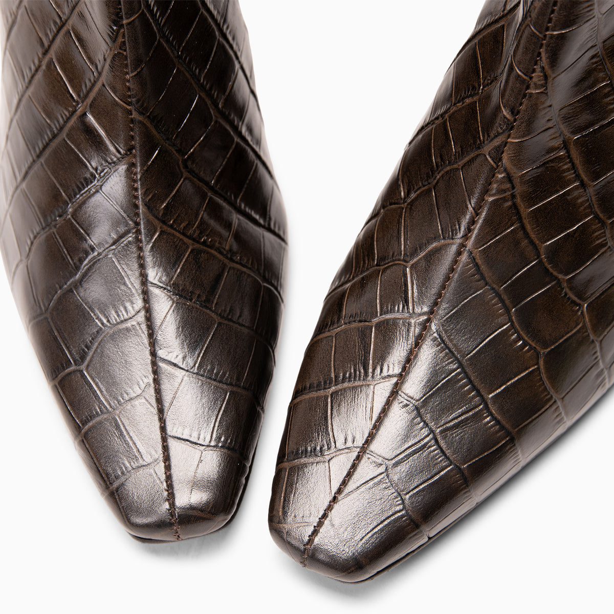 DUNDY - Botines de tacón fino en piel MARRON