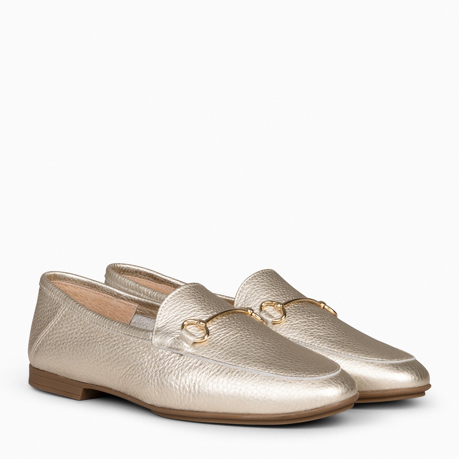STYLE – Mocasines planos con adorno metalizado PLATINO - miMaO ®