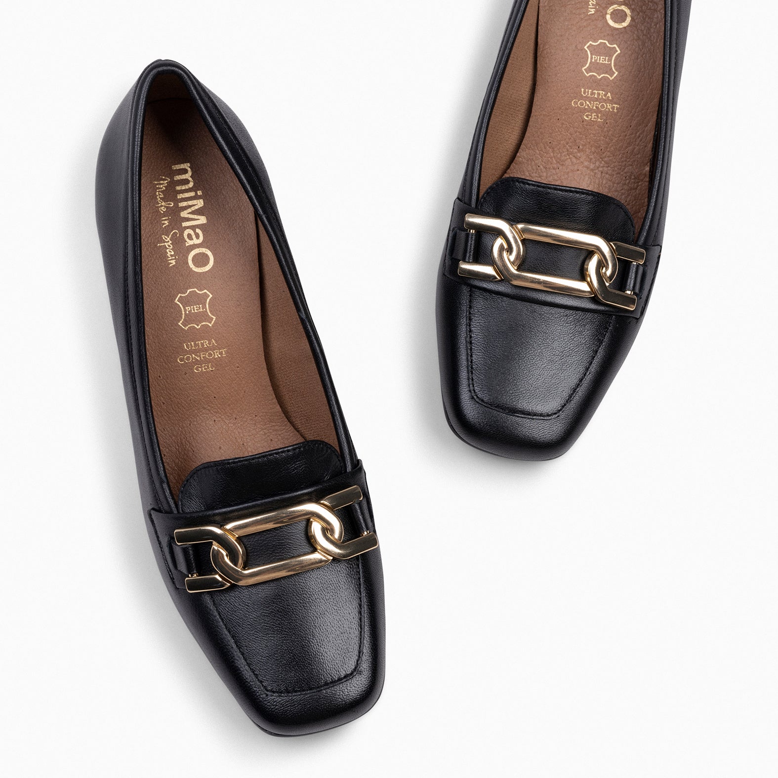 CHAIN – Mocasines con tacón y detalle dorado NEGRO