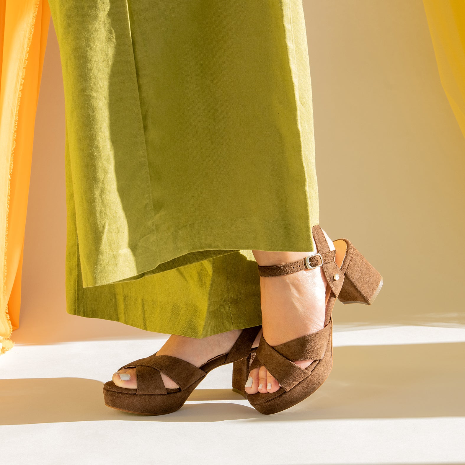 CERDEÑA - Sandalias de tacón ancho y plataforma MARRON - miMaO ®
