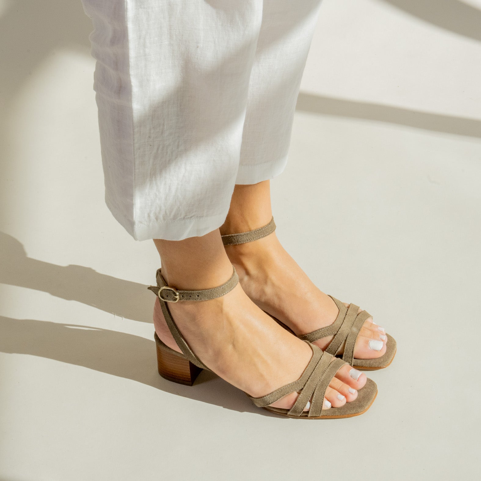 INDA - Sandalia de tacón TAUPE