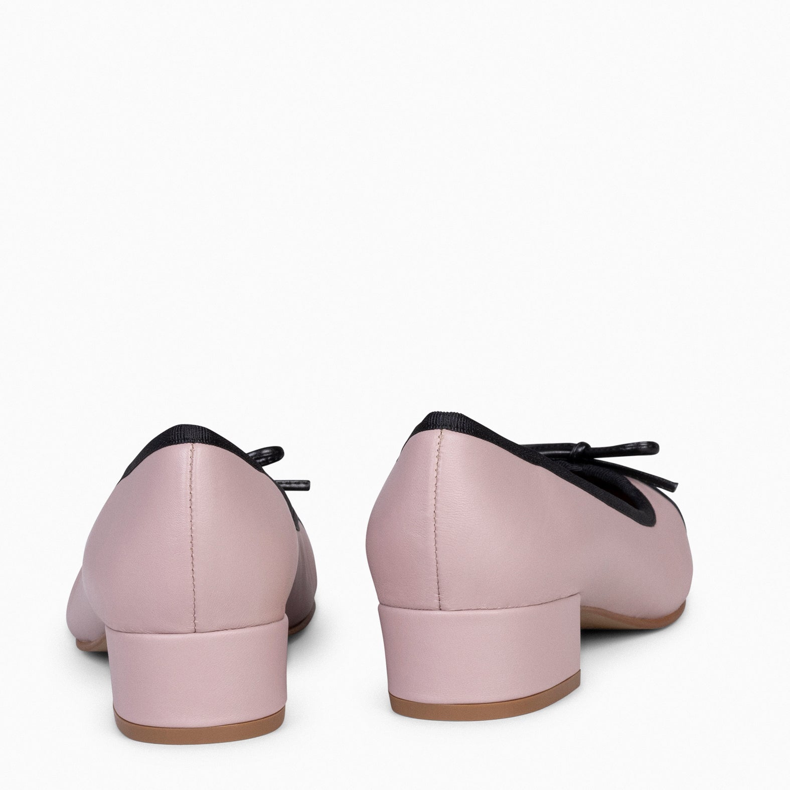 GLAMOUR – Bailarinas con tacón y puntera de charol NUDE