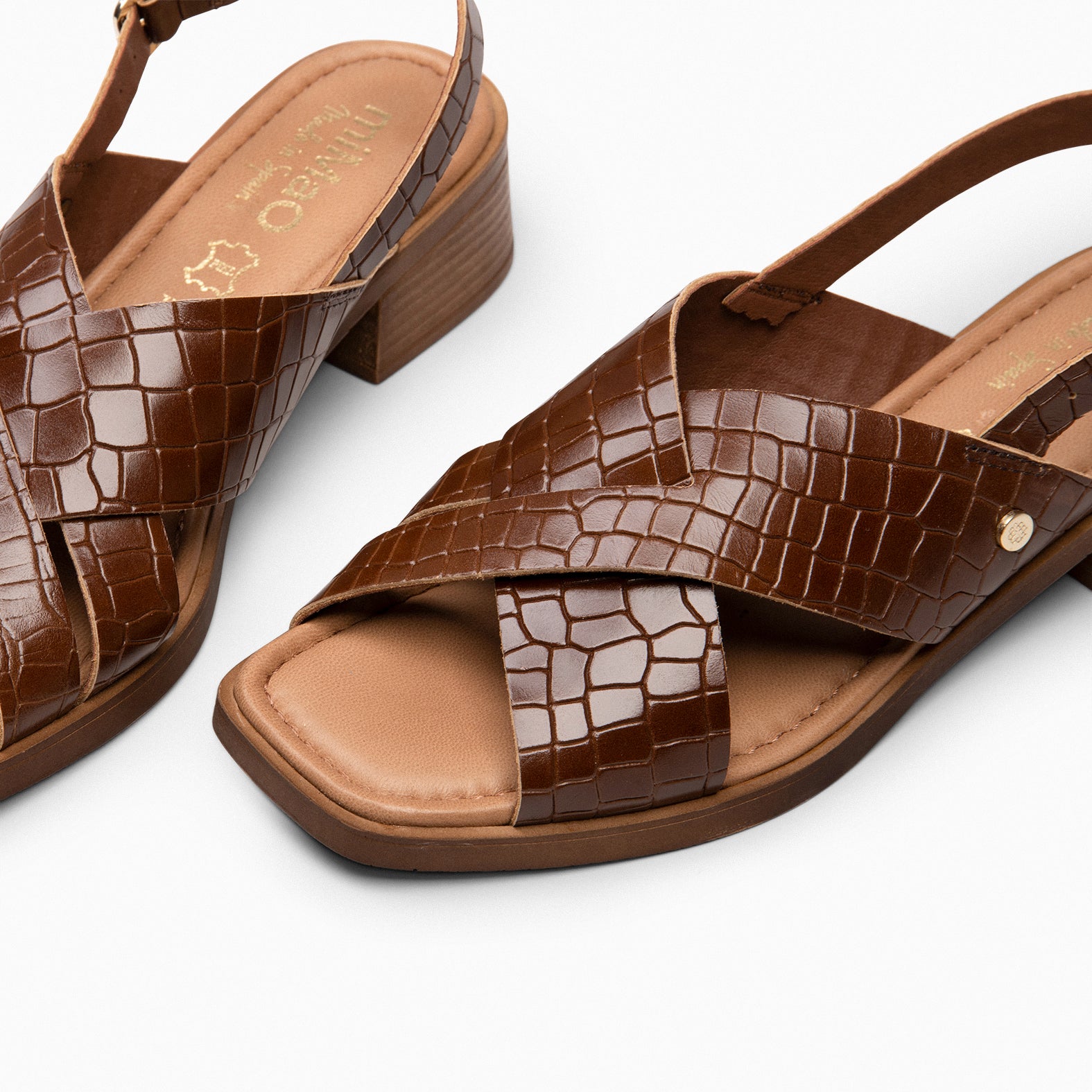 BETANIA - Sandalias planas de piel grabado coco MARRÓN - miMaO ®