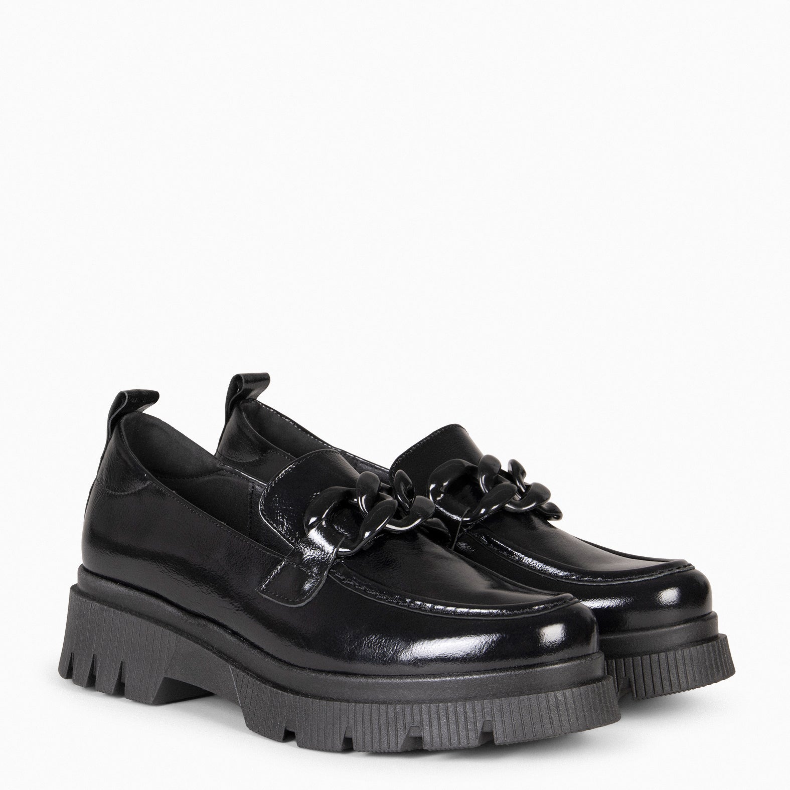 LOLA - Mocasín NEGRO con suela track - miMaO ®