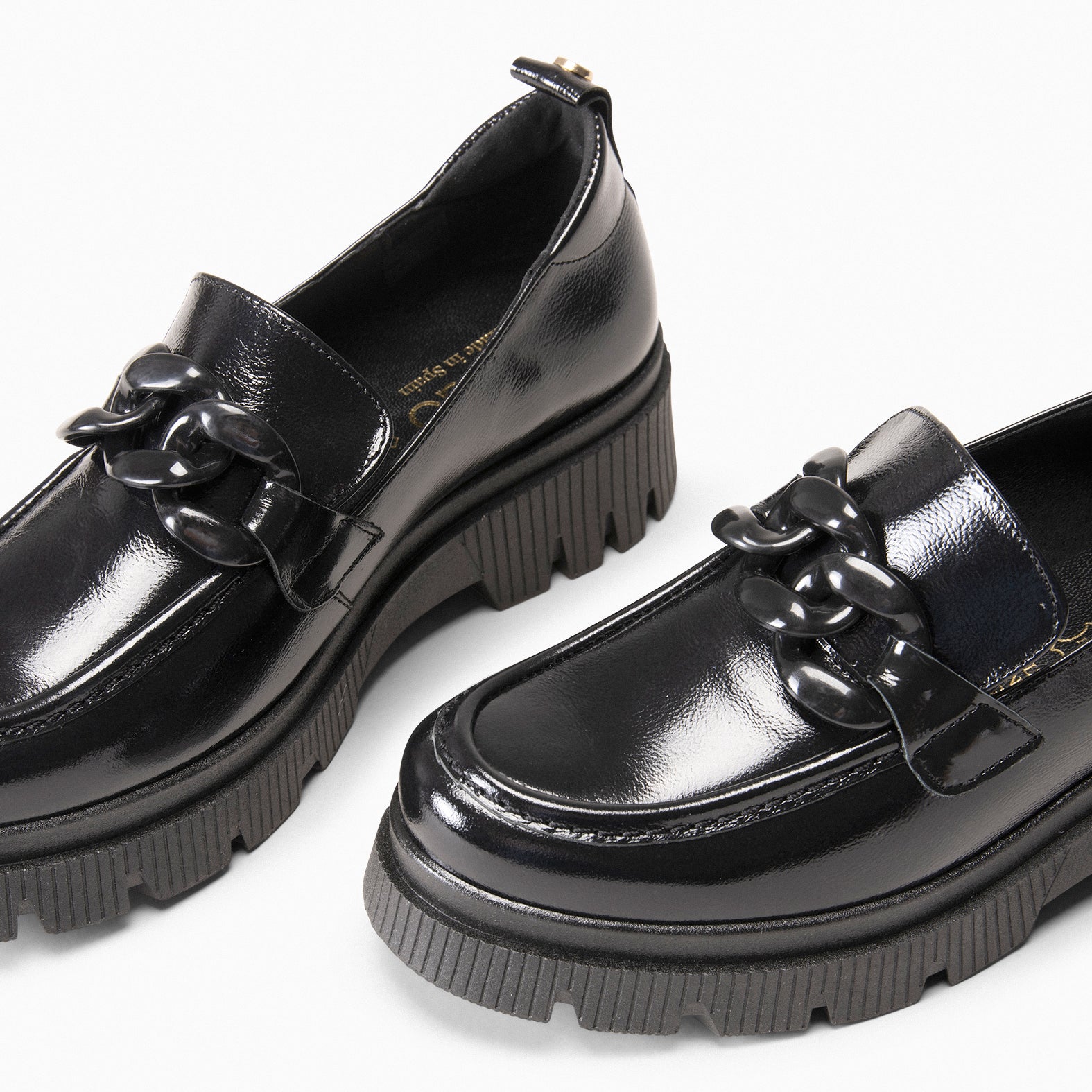 LOLA - Mocasín NEGRO con suela track - miMaO ®