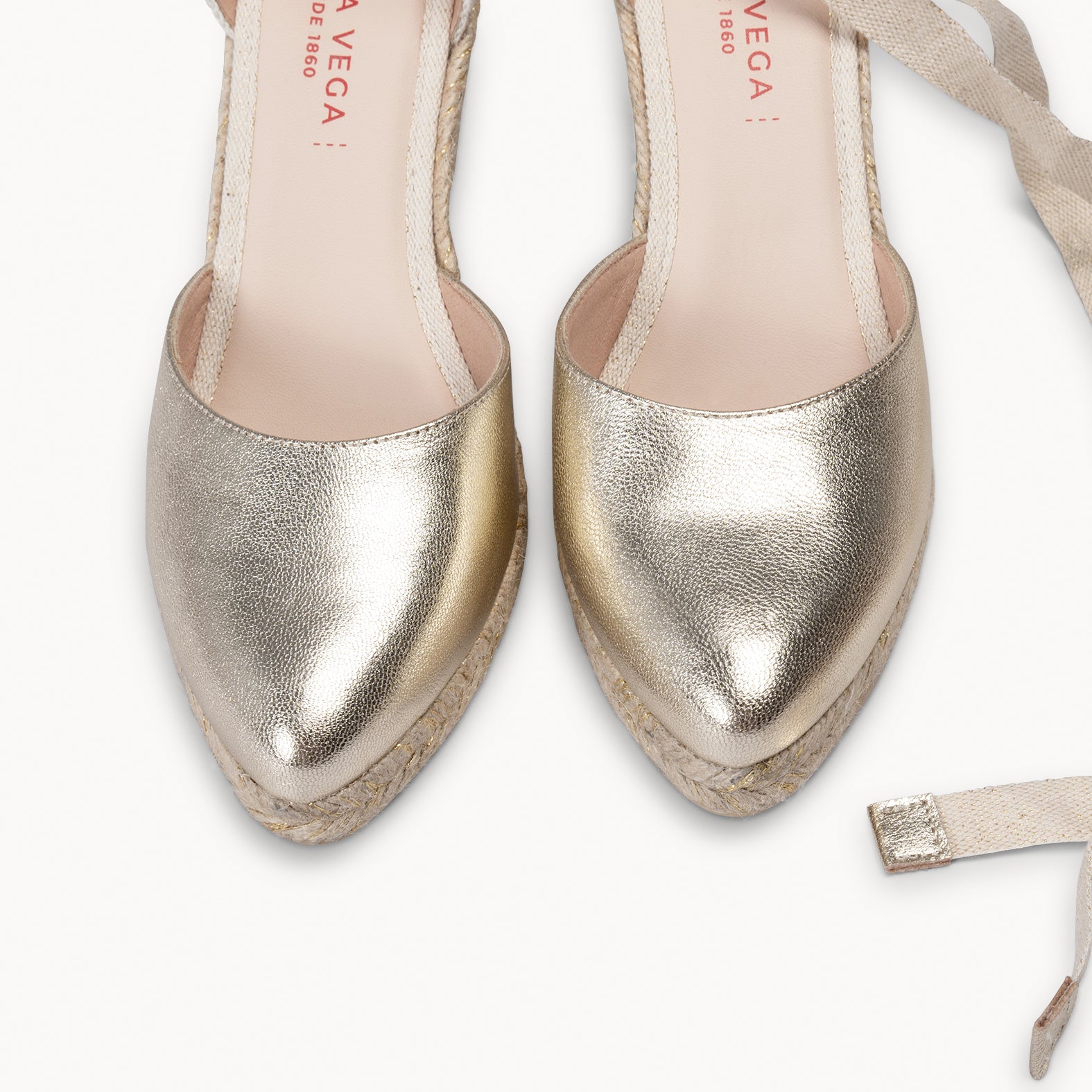 LÉONOR - Espadrilles à talon avec laçage OR