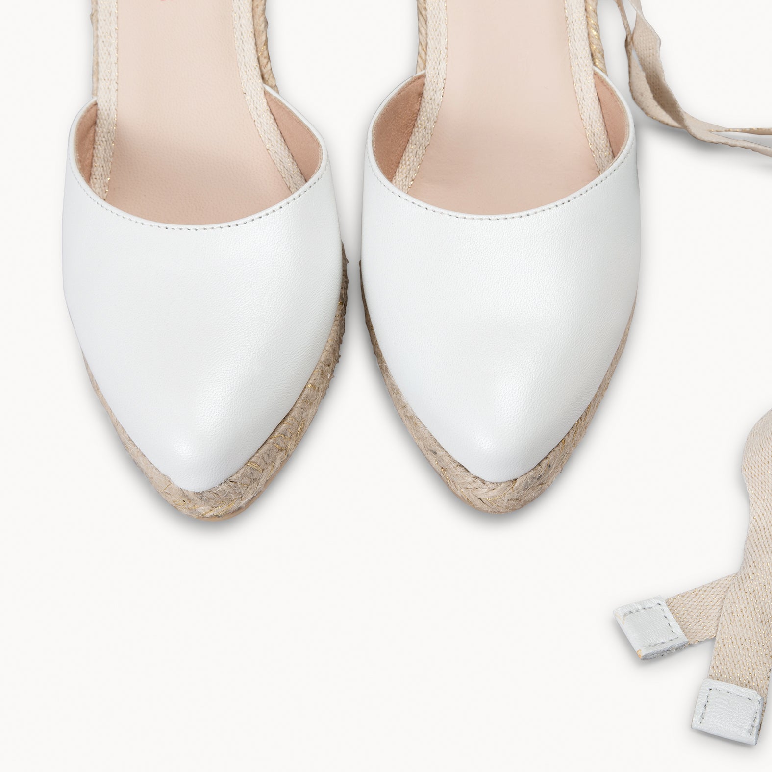 LEONOR - NACRE High leather wegde with ribbons