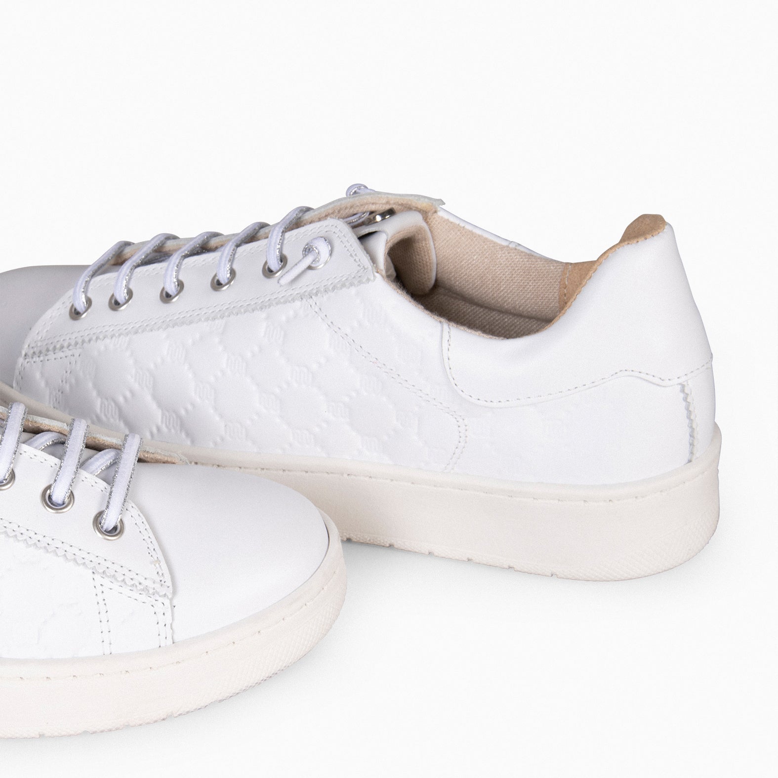 LILLE – WHITE Sneakers with SILVER laces