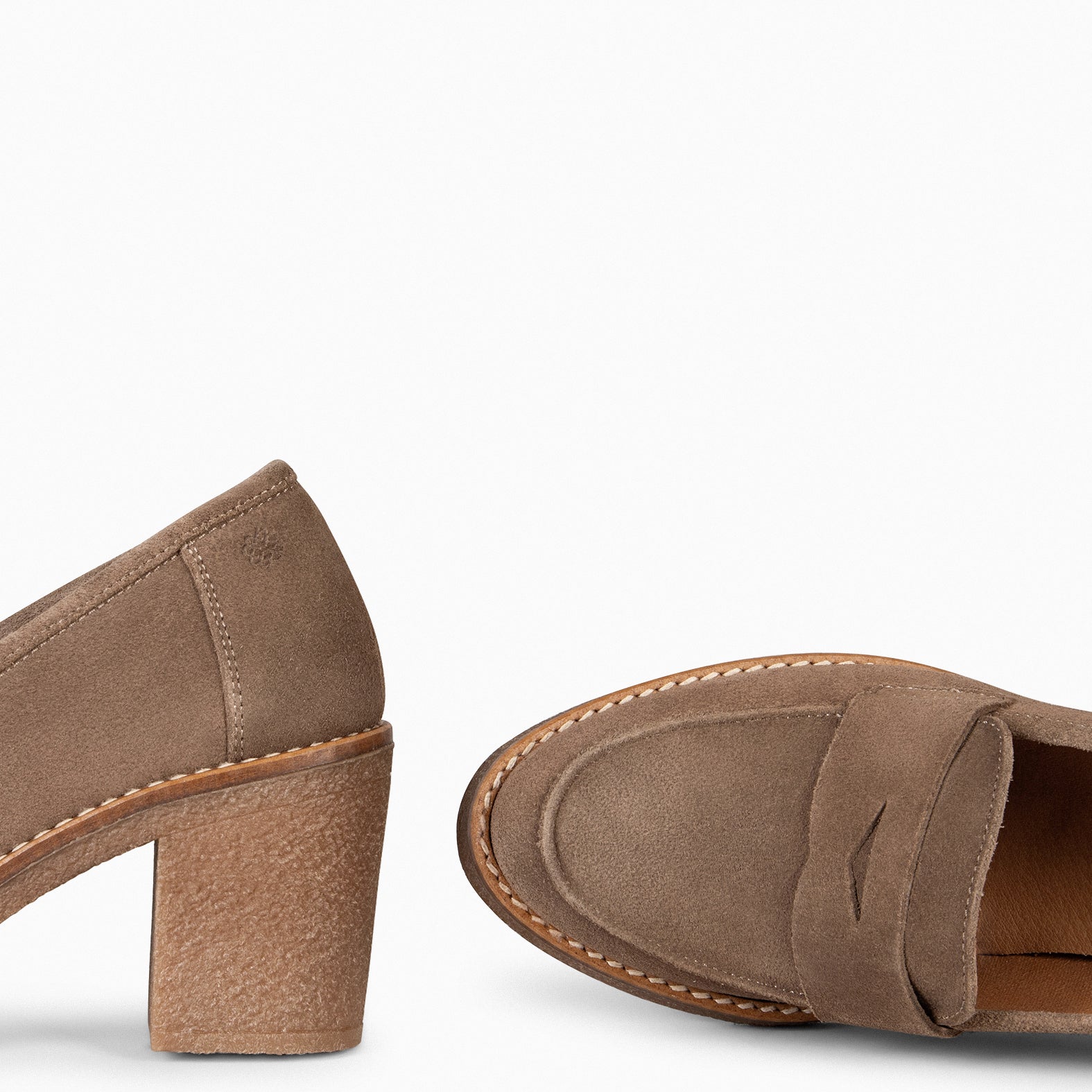 MOKKA – Mocasín de serraje con tacón TAUPE