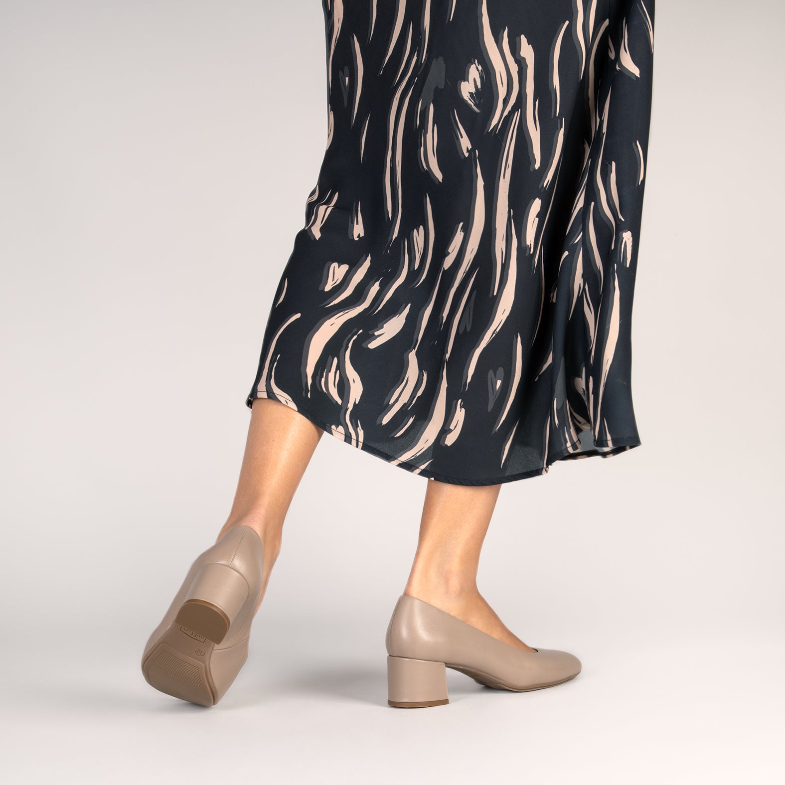 URBAN ROUND SALON - GREY nappa low heels
