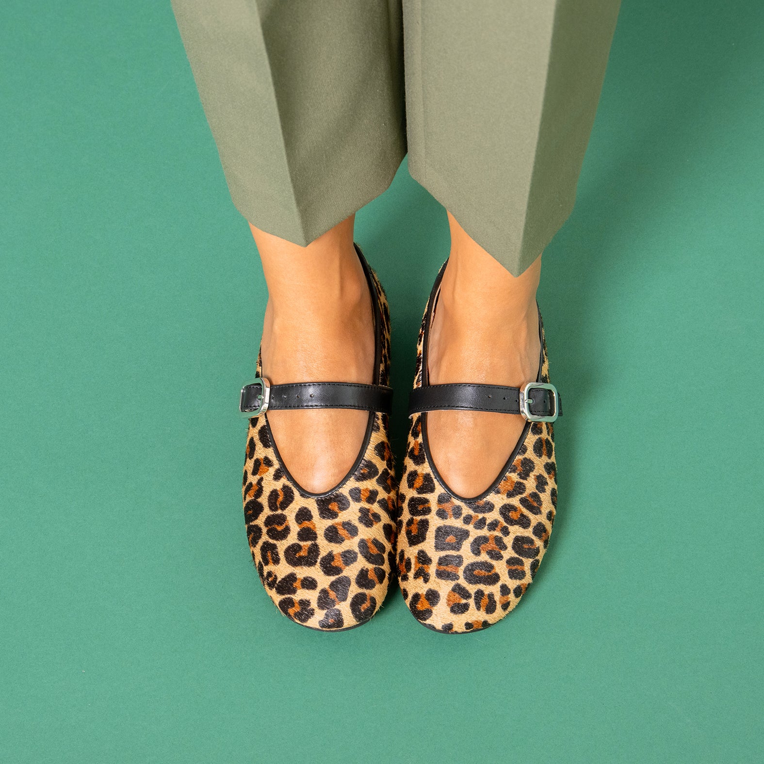 ALHELI - Merceditas con tira ajustable LEOPARDO - miMaO ®