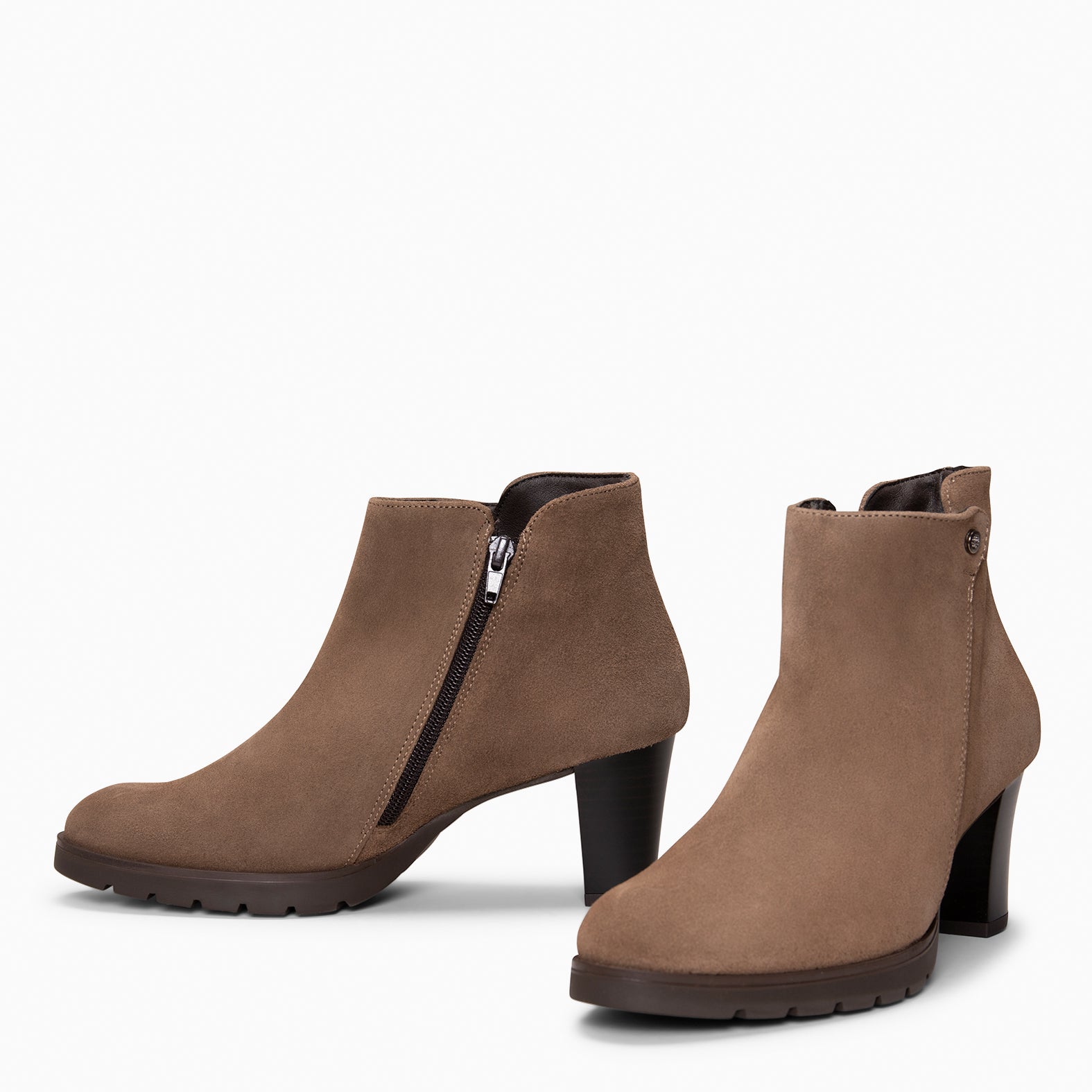 PRAGA - Botines TAUPE con tacón - miMaO ®