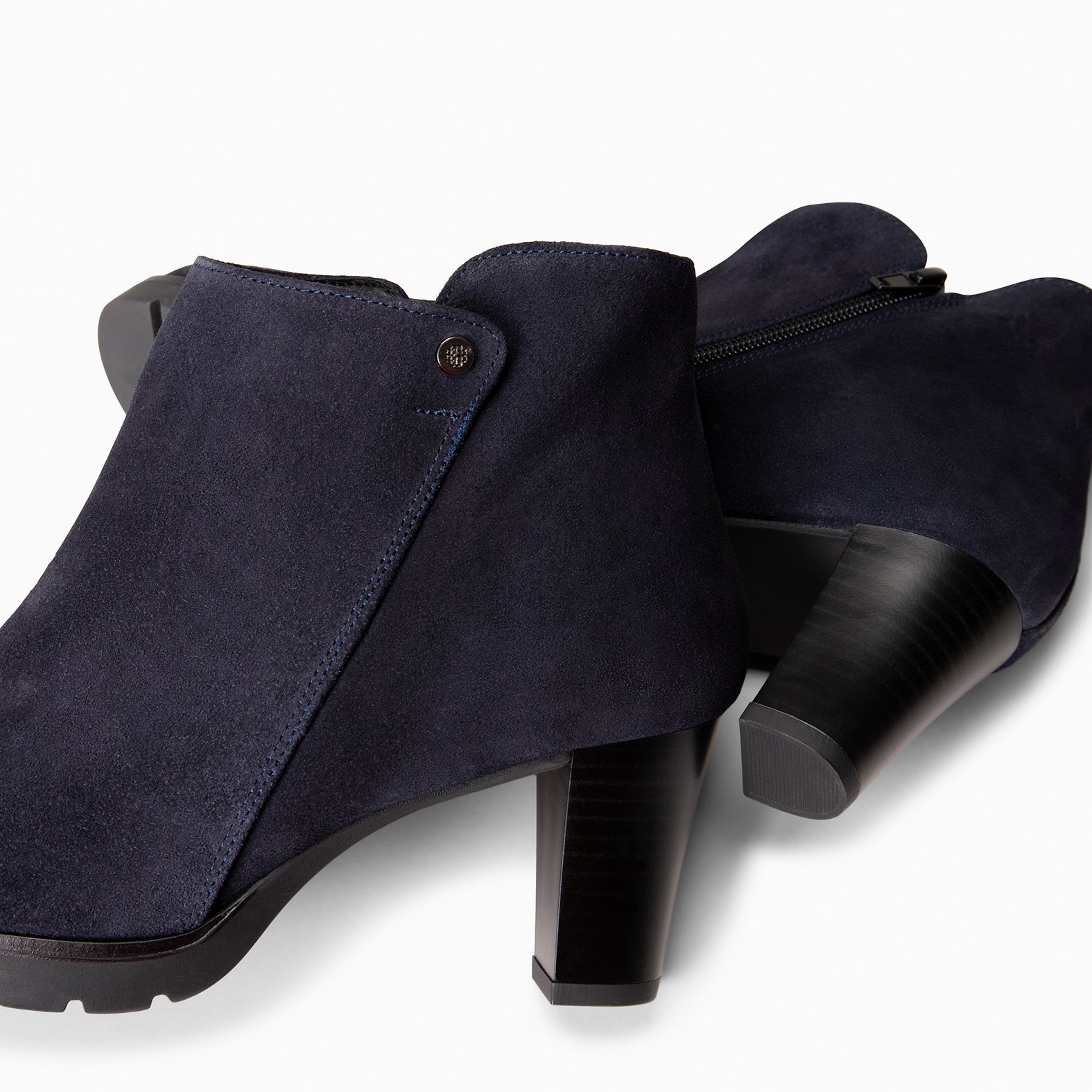 PRAGA - Botines MARINO con tacón - miMaO ®