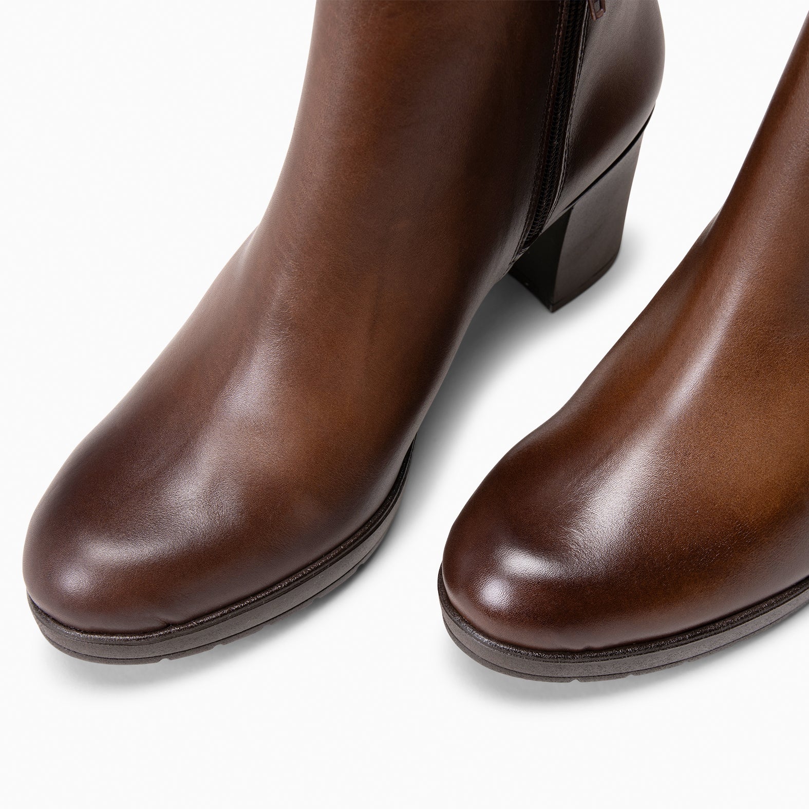 SABRINA – Botin de tacón alto con elástico lateral CAMEL - miMaO ®