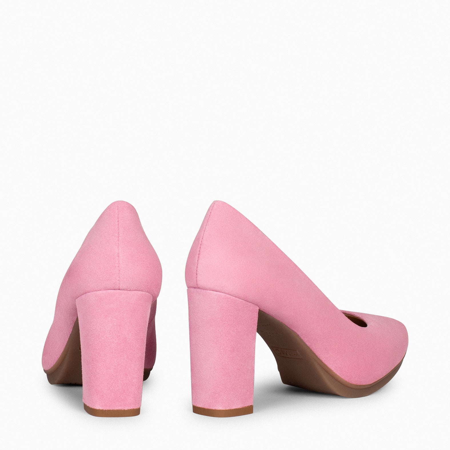 Zapatos de tacón alto de ante rosa chicle, diseño elegante ideal para eventos y uso diario, con tacón ancho y estable.