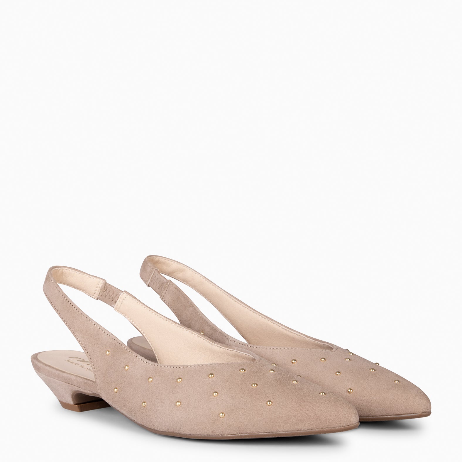 ORION – ZAPATOS BAJOS DESTALONADOS CON TACHAS TAUPE - miMaO ®