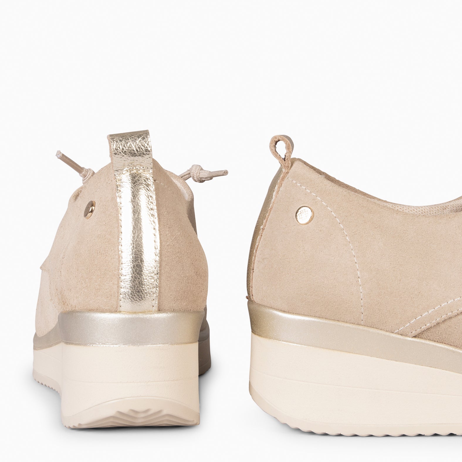 CASSEL - DEPORTIVA CON CUÑA BEIGE - miMaO ®