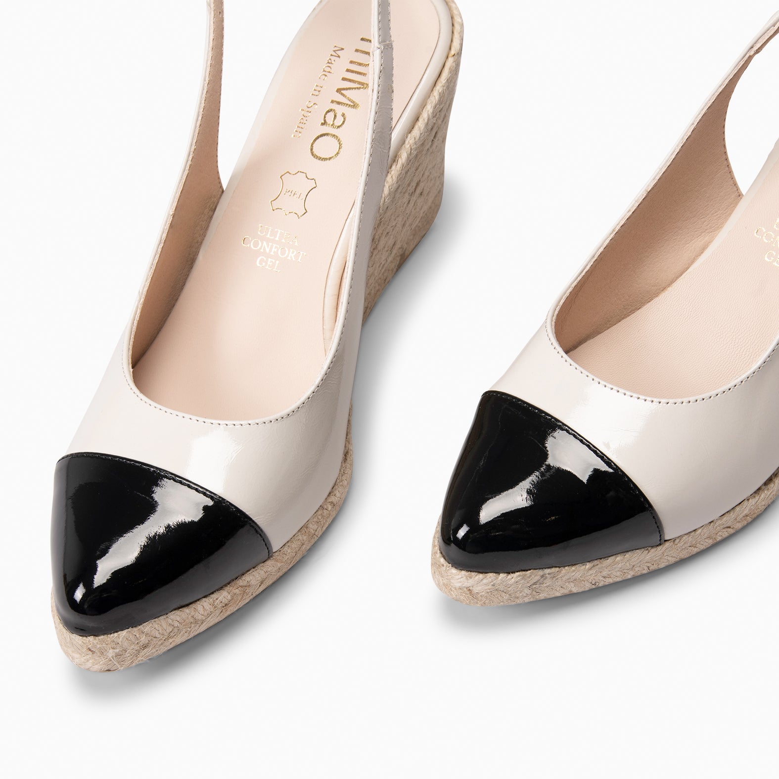 BIARRITZ - CUÑA DE ESPARTO BEIGE CON PUNTERA NEGRA DE CHAROL - miMaO ®