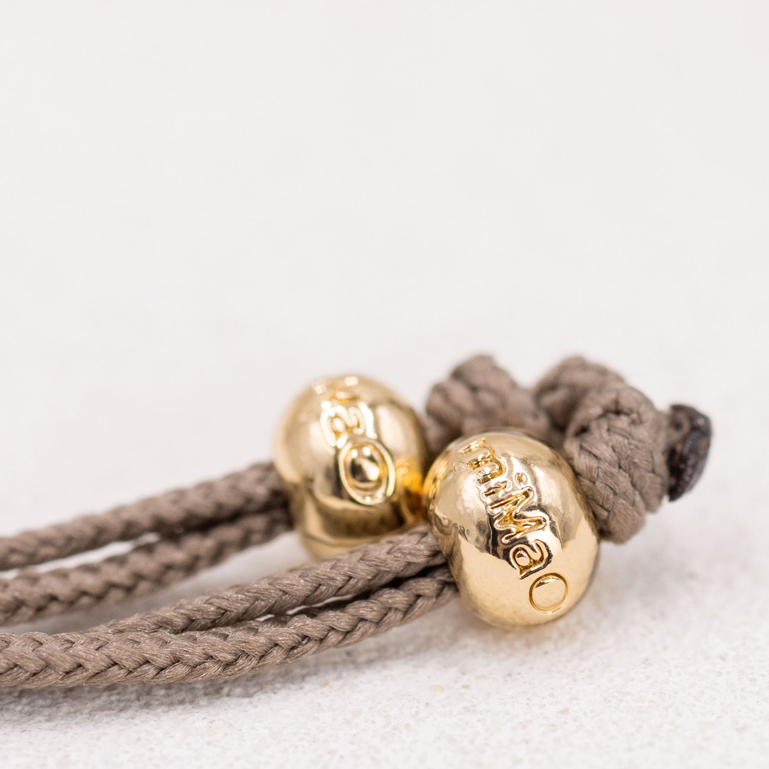PULSERA TAUPE DEL EQUILIBRIO ORO - miMaO ®