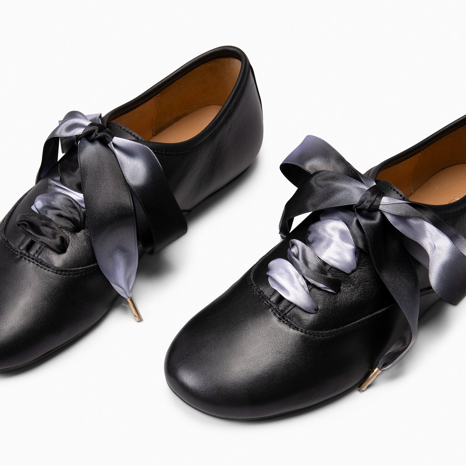 FLAVIA - DEPORTIVA CON LAZO BARESOFT NEGRO - miMaO ®