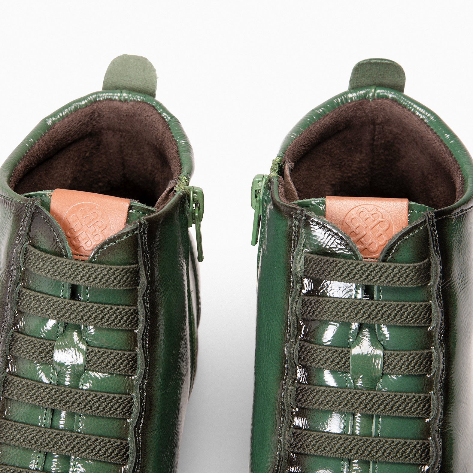 FLEXY - Zapatillas Abotinadas de charol VERDE - miMaO ®
