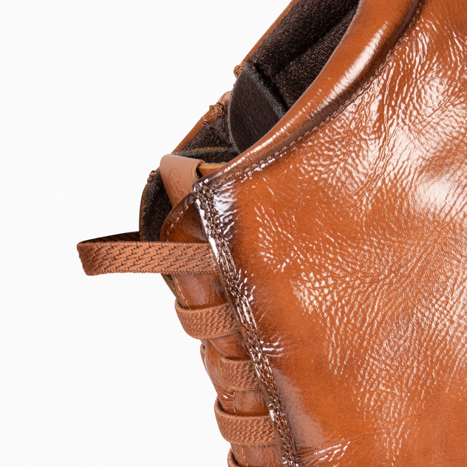 FLEXY - Zapatillas Abotinadas de charol CAMEL