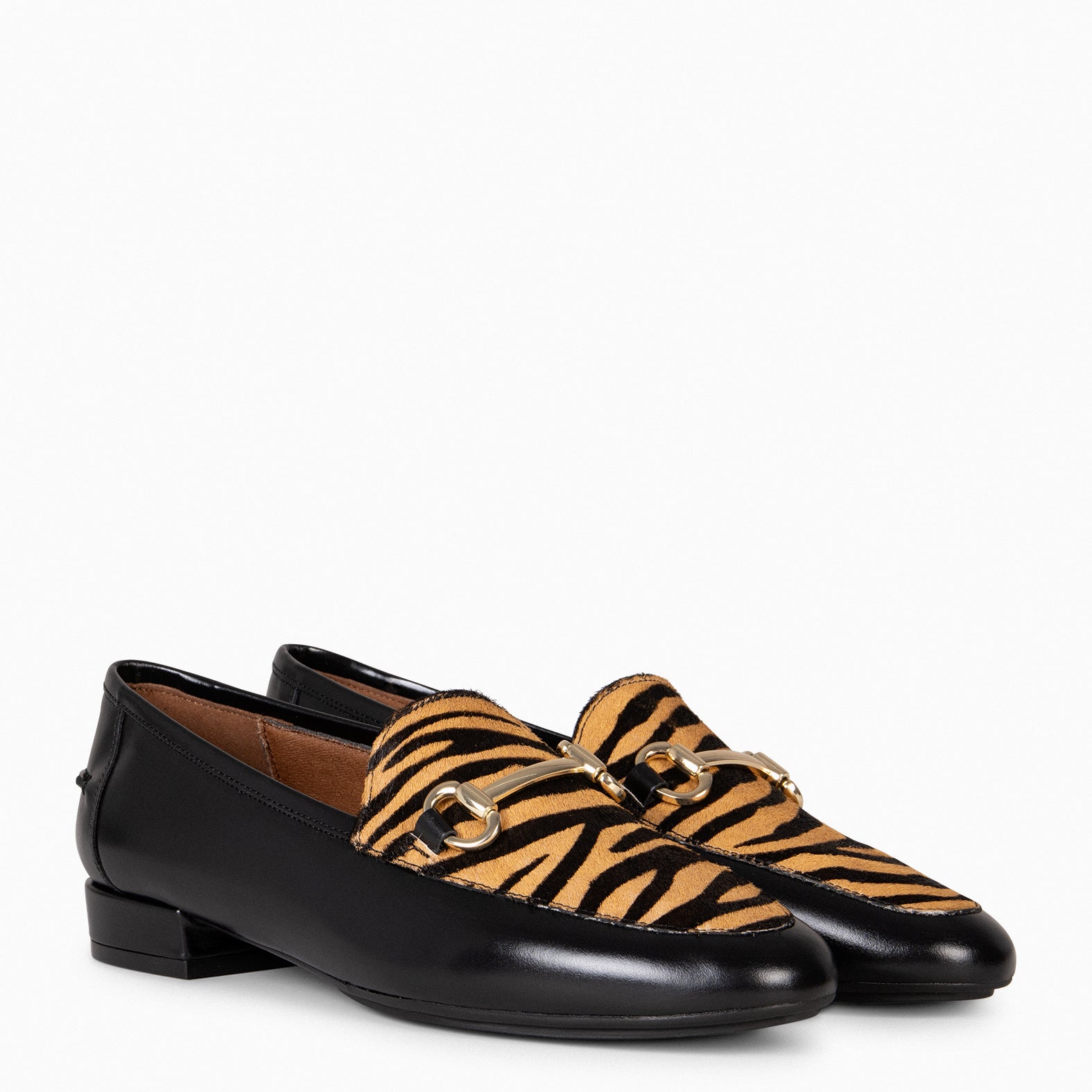 STYLE SAUVAGE - Mocasín tacón bajo CAMEL