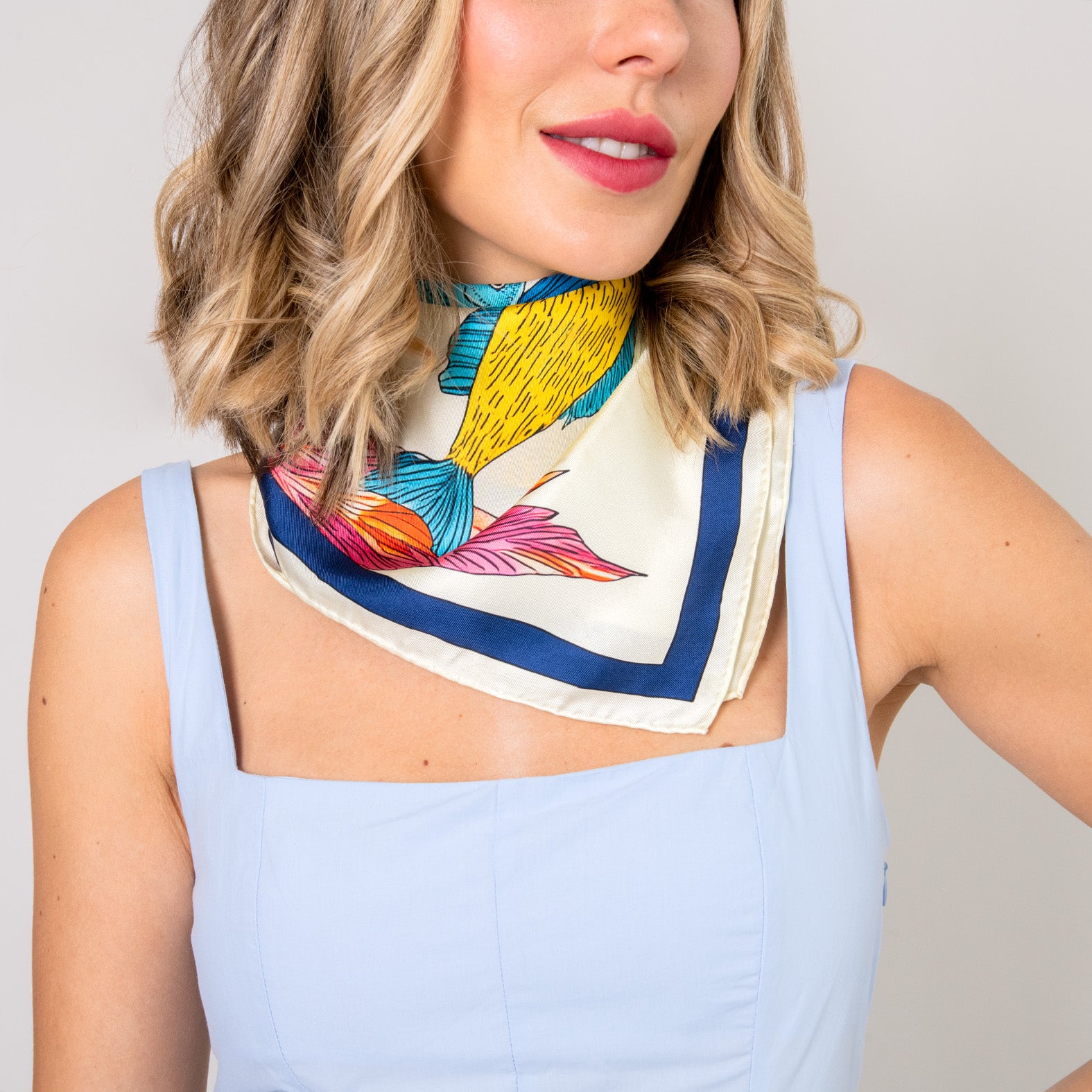 CARRÉ ACUARIO - Foulard 100% soie à motif maritime