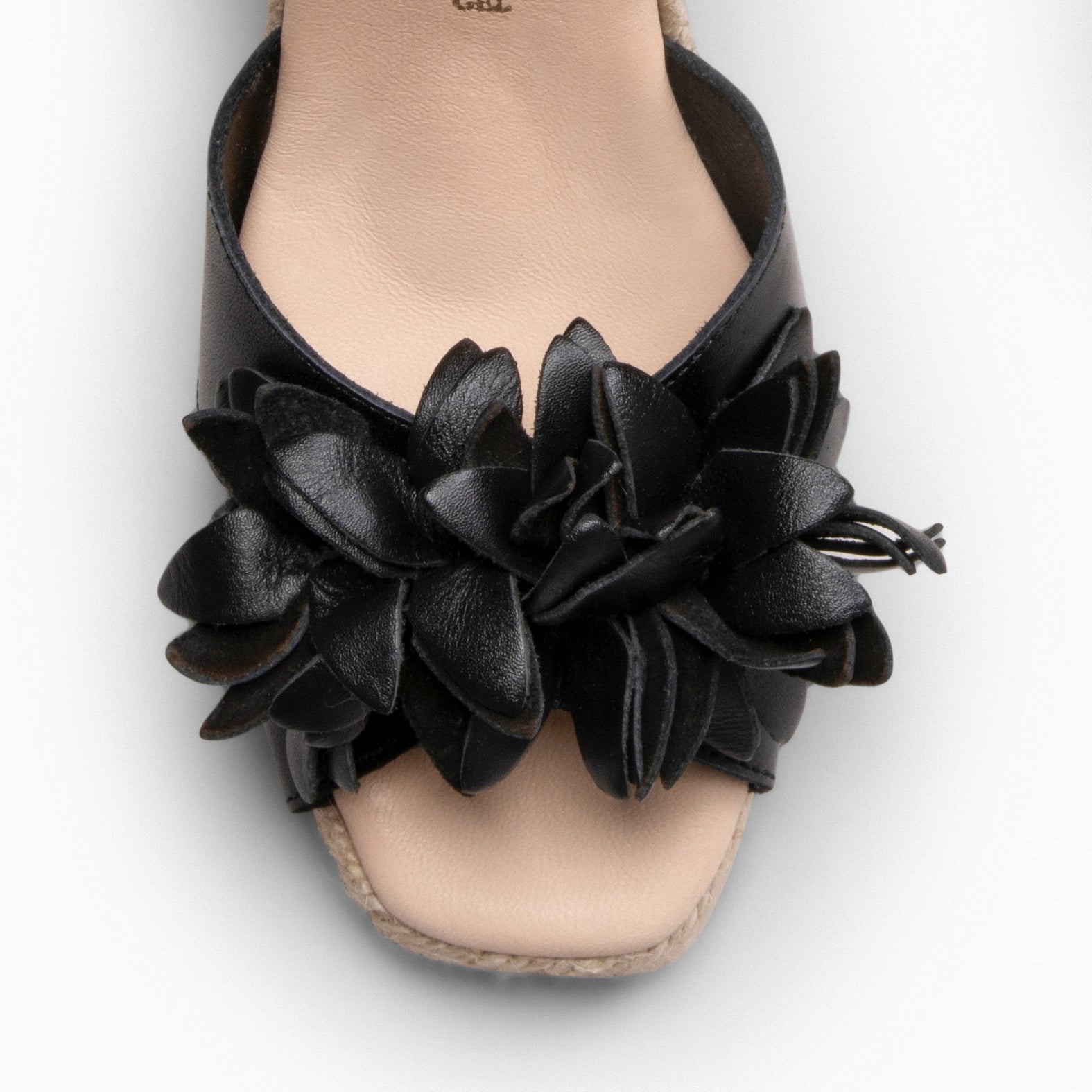 ZAHARA - BLACK ESPADRILES WITH FLOWER DETAILS