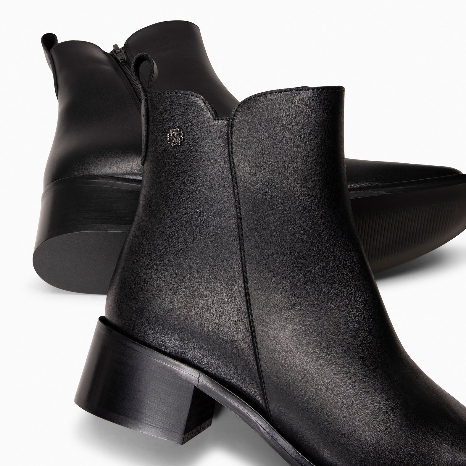 BERLIN - Botines bajos de mujer de piel NEGRO - miMaO ®