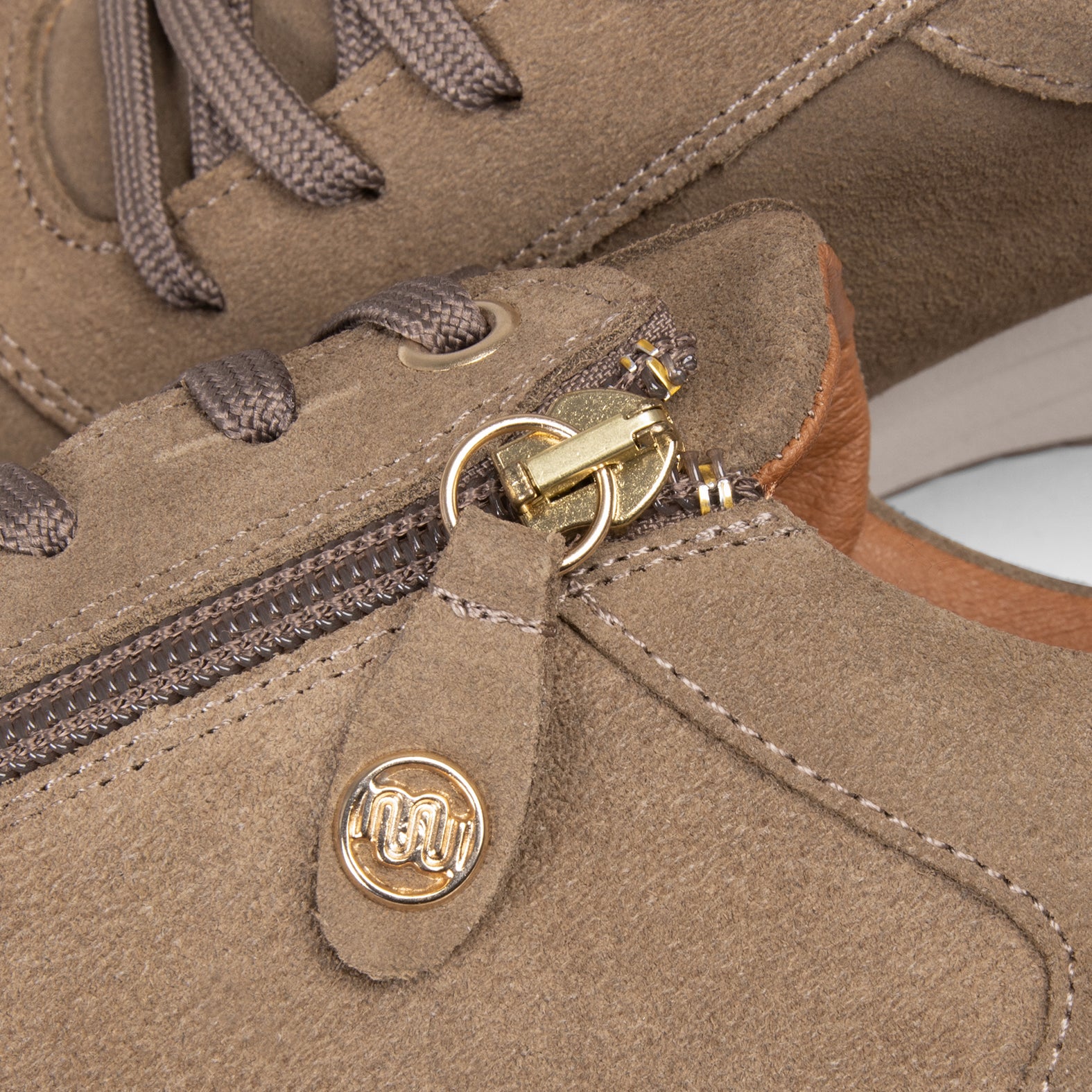 ARLES – Zapatillas deportivas con adorno cremallera TAUPE - miMaO ®