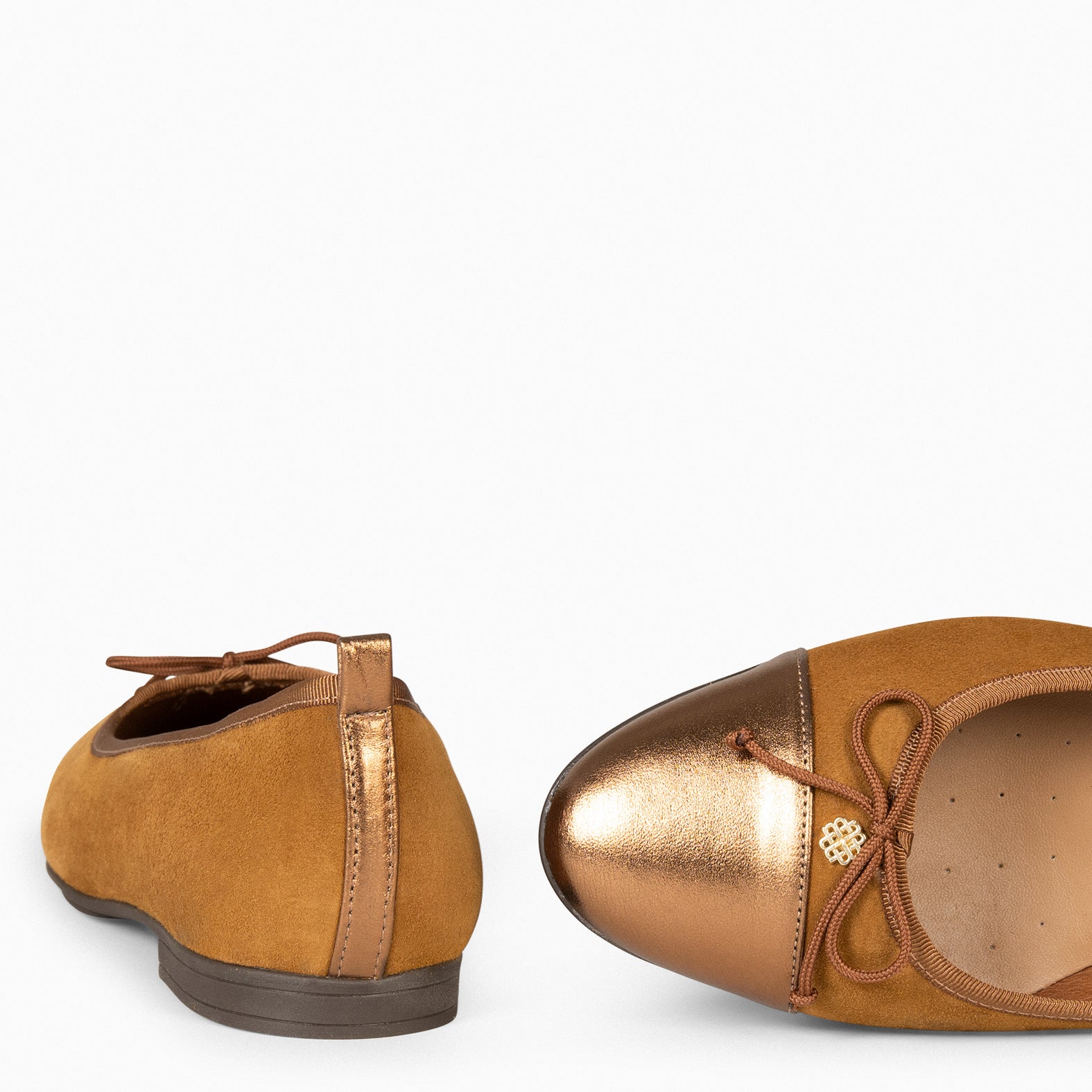 NICOLLE – Bailarina plana con puntera CAMEL - miMaO ®