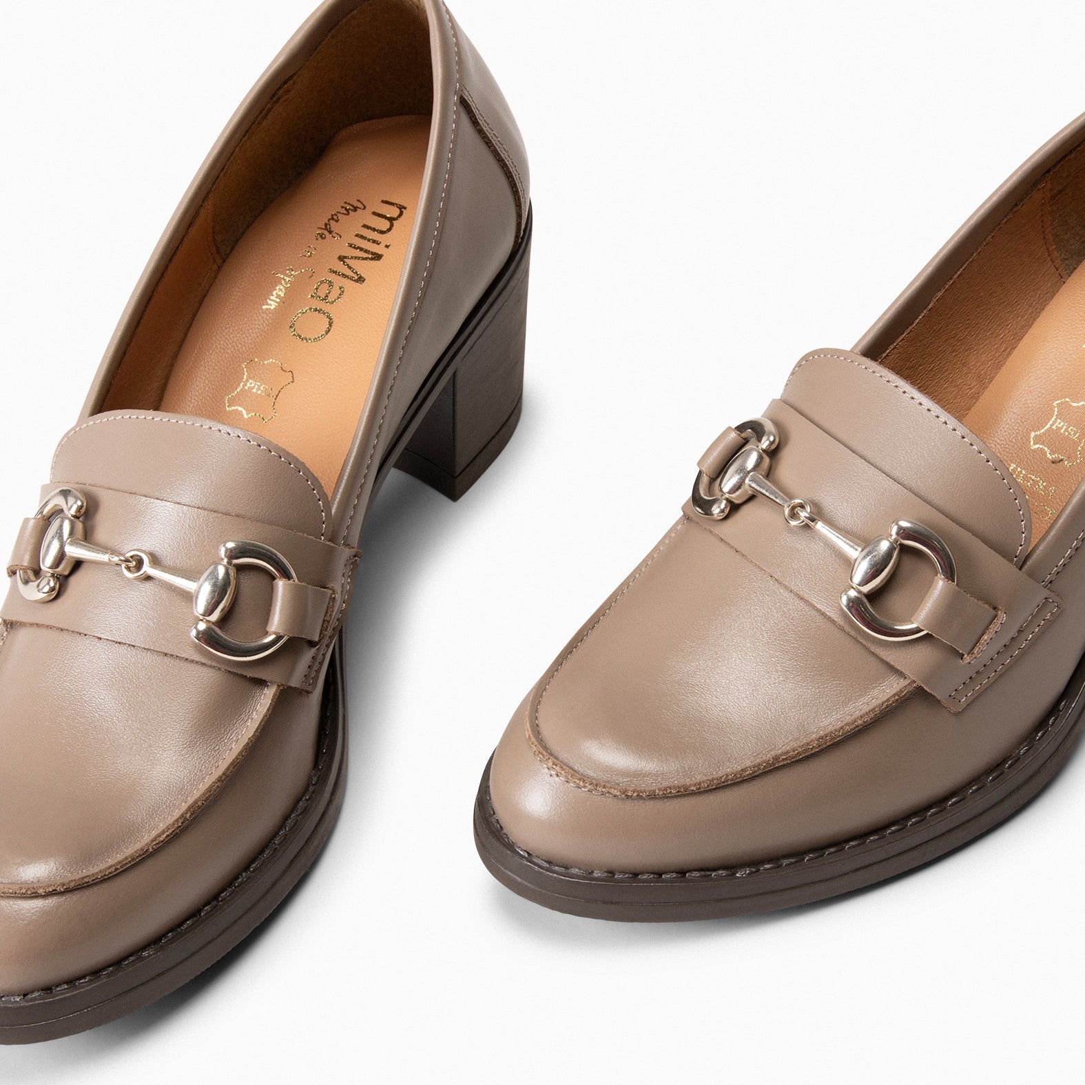 FABIOLA - Mocasines con tacón de napa TAUPE - miMaO ®