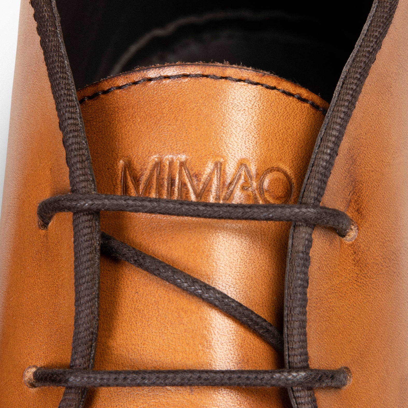 CERVANTES – Botín de hombre con cordones CAMEL - miMaO ®