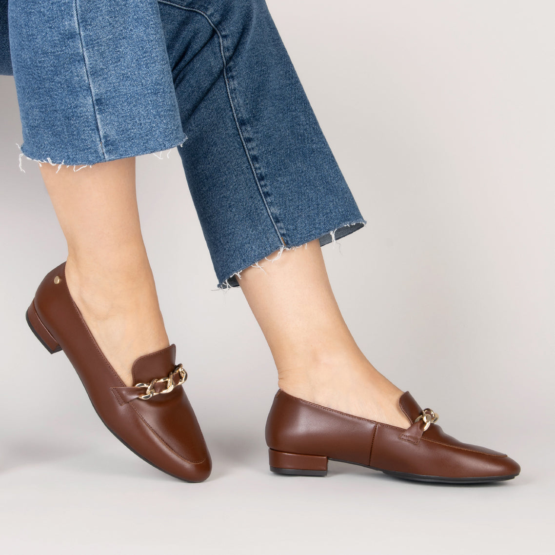 CHAIN – Mocasines planos con adorno metalizado MARRON - miMaO ®