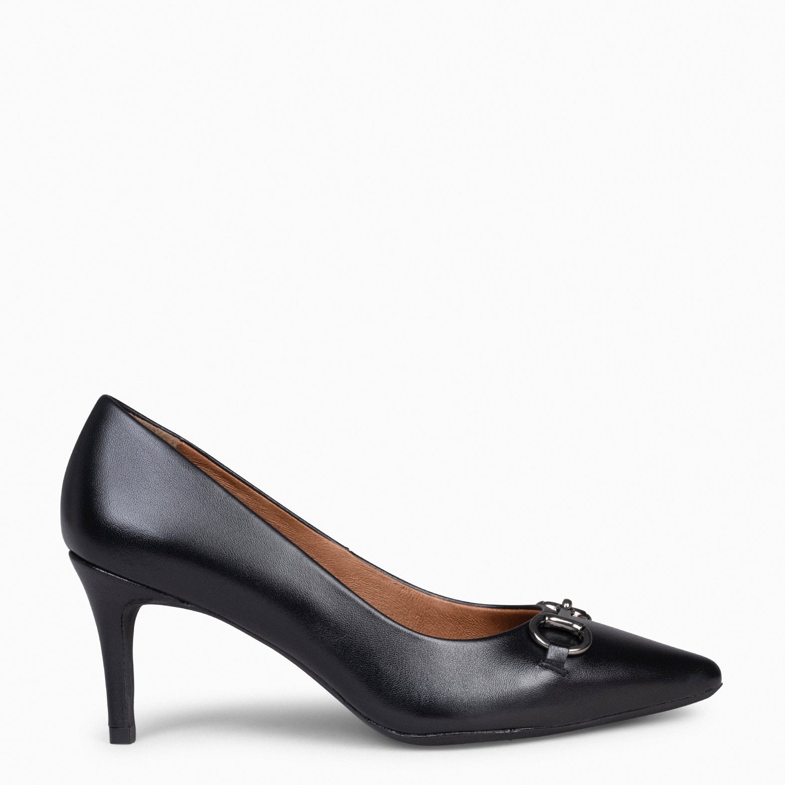 STILETTO ELEGANCE – BLACK Stiletto heels with brooch
