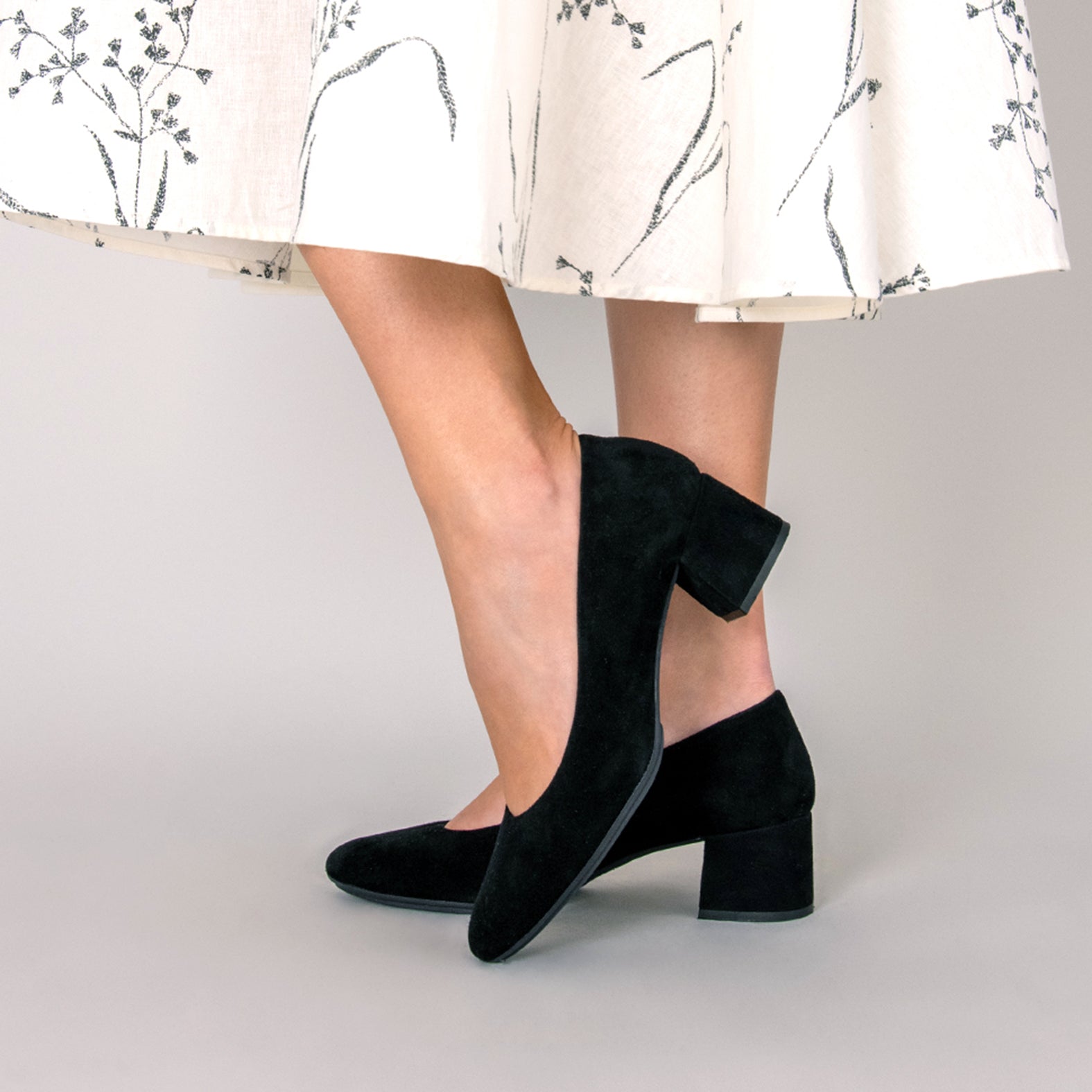 URBAN REDONDO - Zapatos de tacón bajo de ante NEGRO - miMaO ®