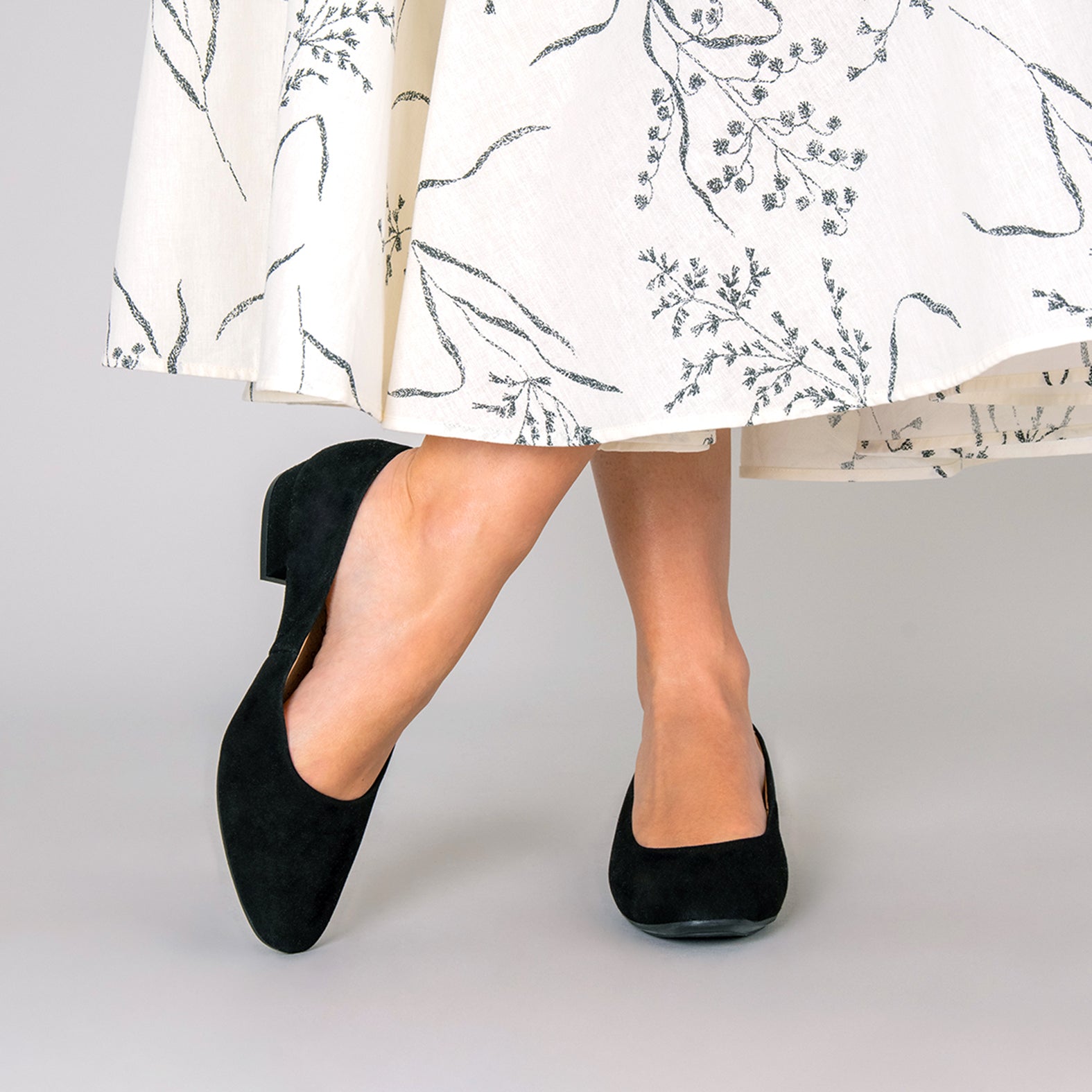 URBAN XS - Zapatos de tacón bajo de ante NEGRO - miMaO ®