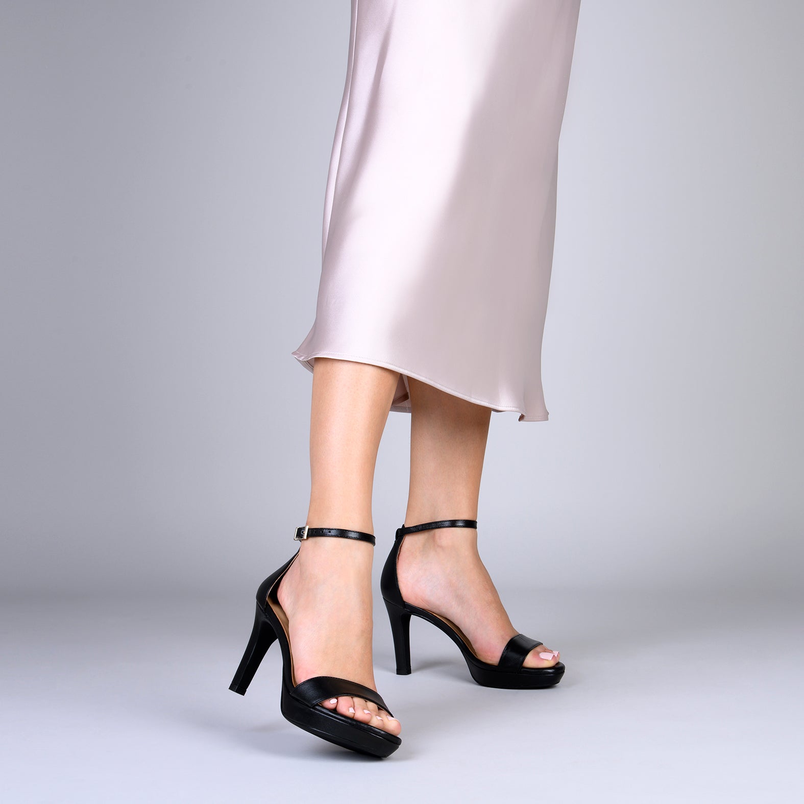 FIESTA - Sandalias de tacón alto y plataforma NEGRO - miMaO ®