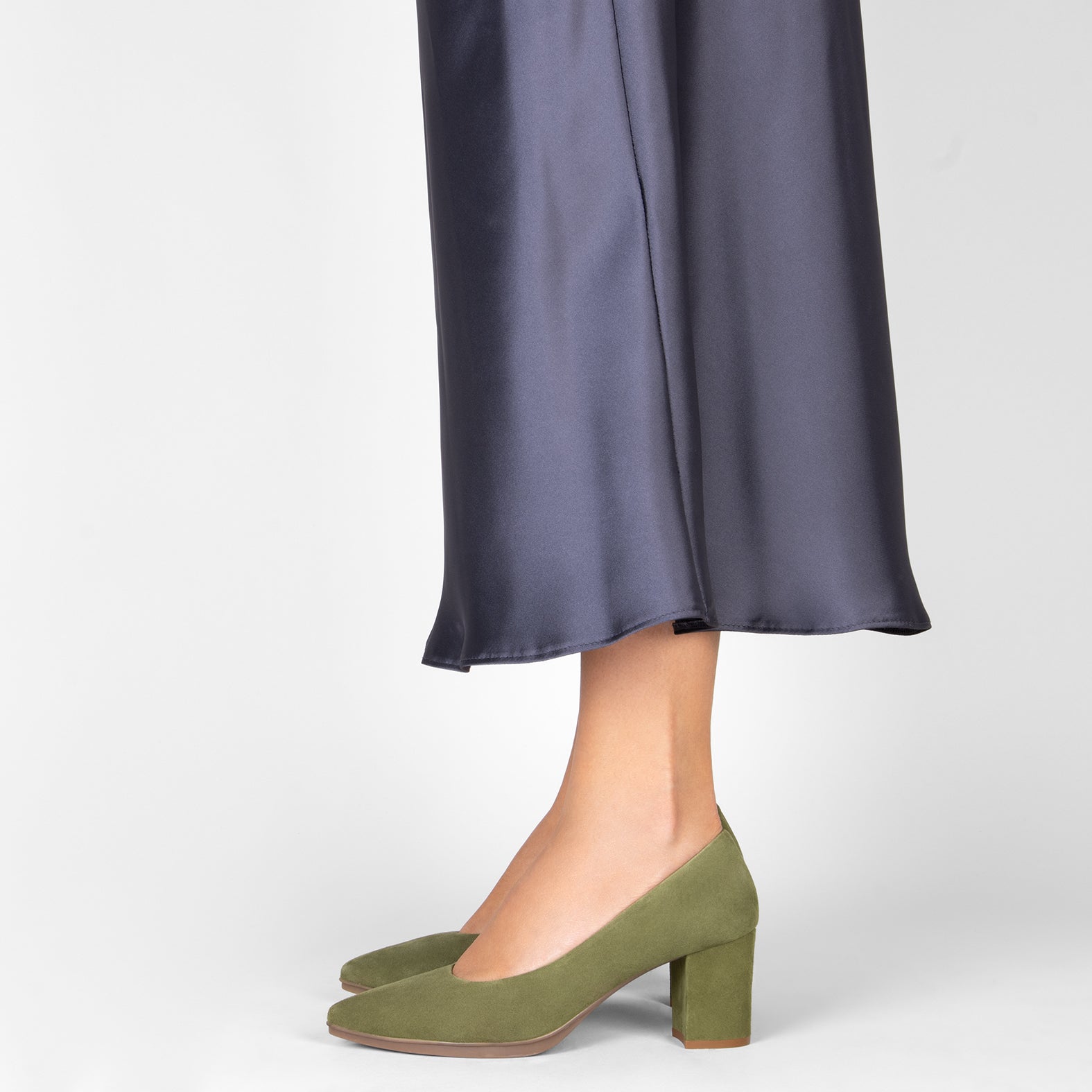 URBAN S - Zapatos de tacón medio de ante VERDE - miMaO ®