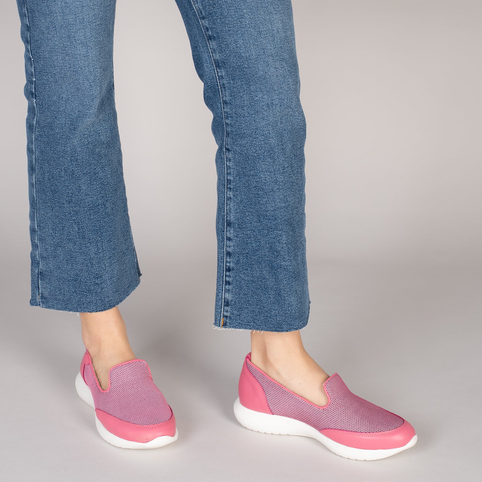 SLIPPER SPORT – Zapatilla sin cordones con diseño en rejilla ROSA - miMaO ®