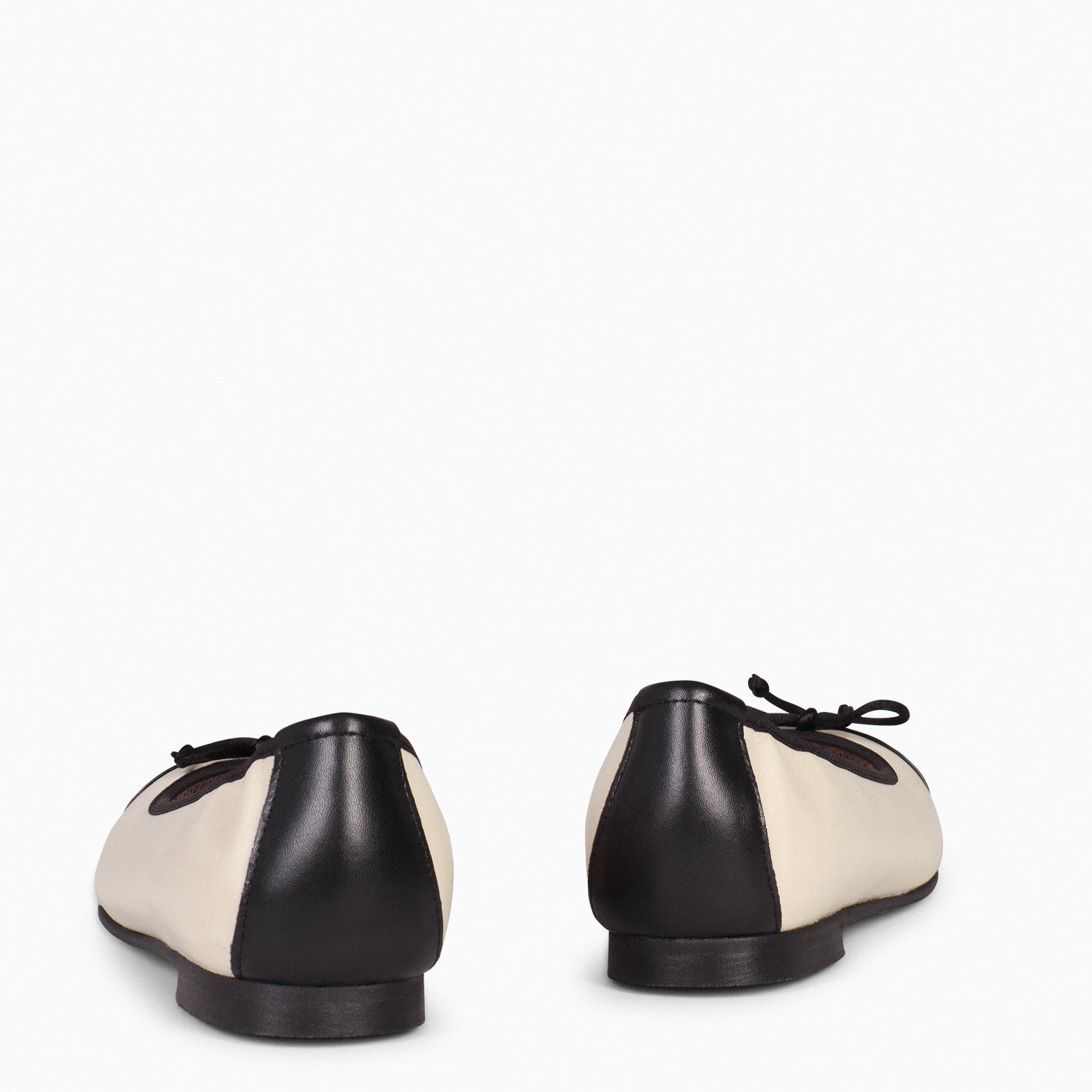 NICOLLE – Bailarina plana con puntera HUESO - miMaO ®