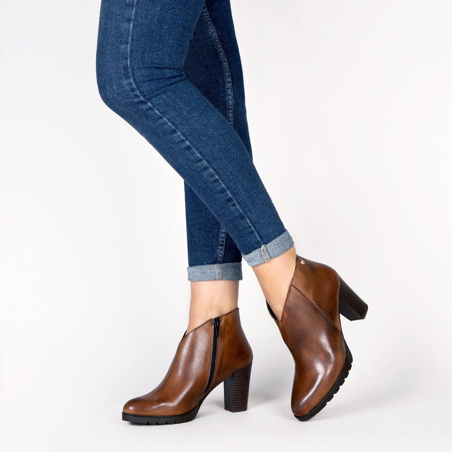 CLASSIC - Botines de mujer con tacón en CAMEL - miMaO ®