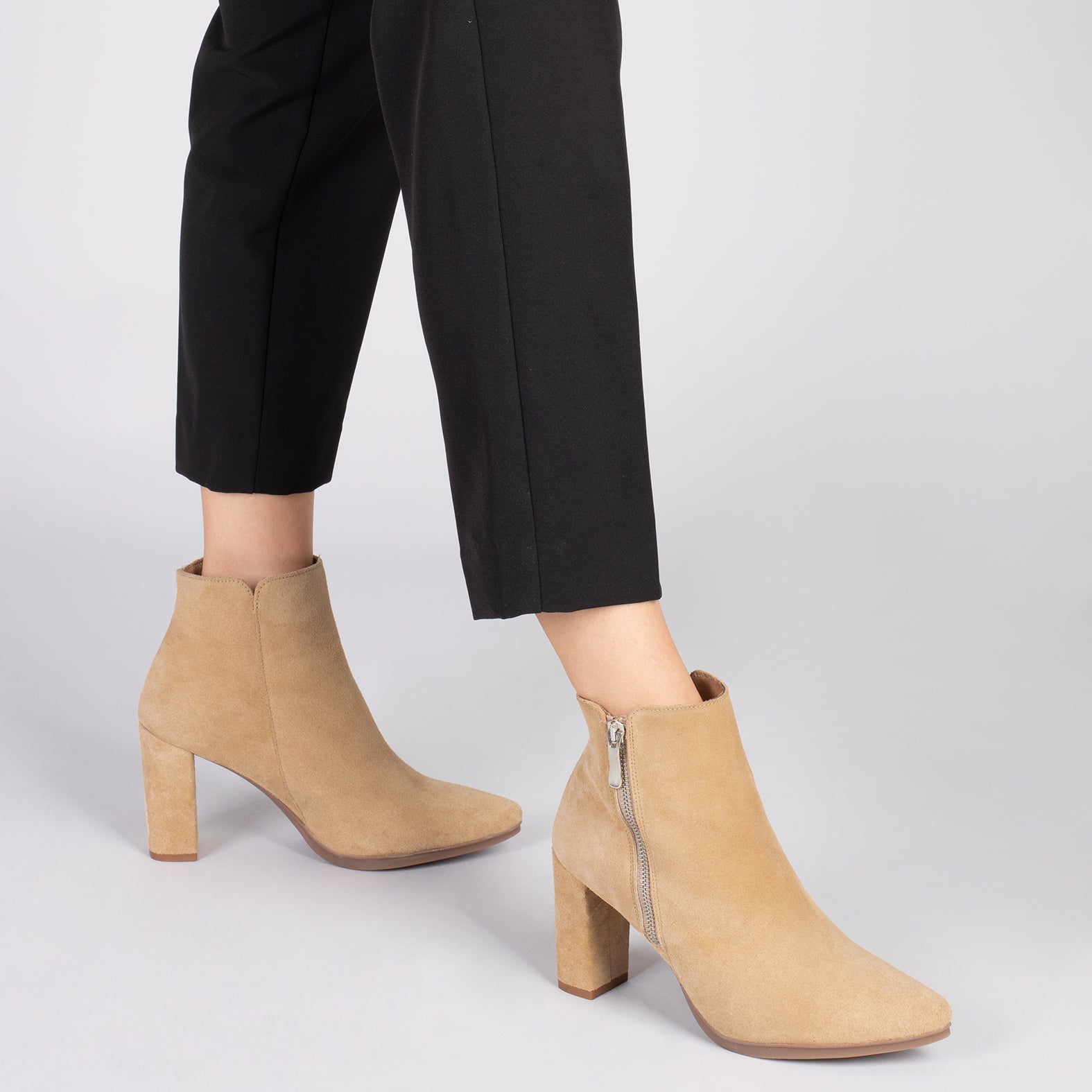 URBAN BOOTIE – SAND high heel booties