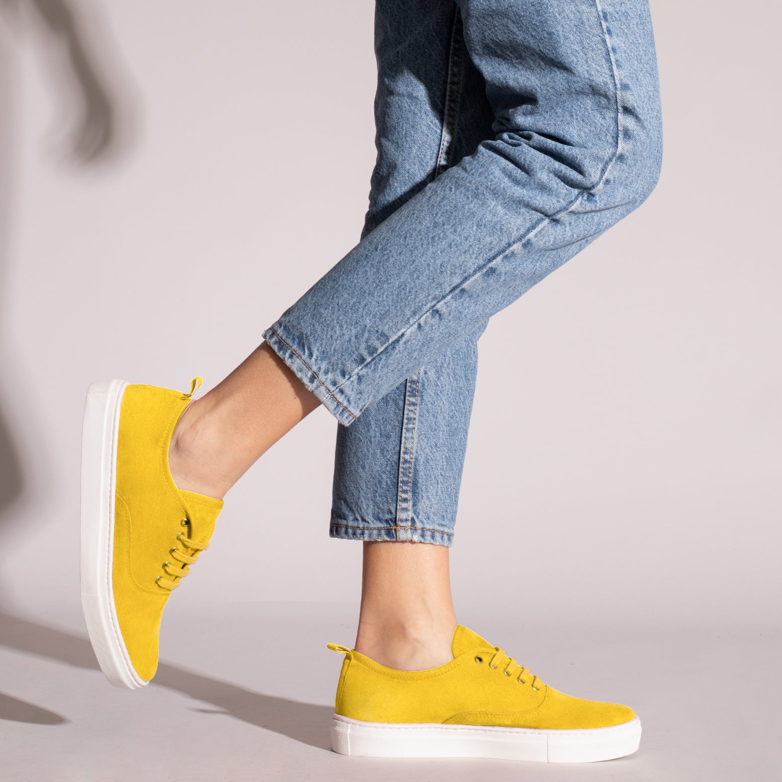 WANDER – YELLOW suede sneaker with platform