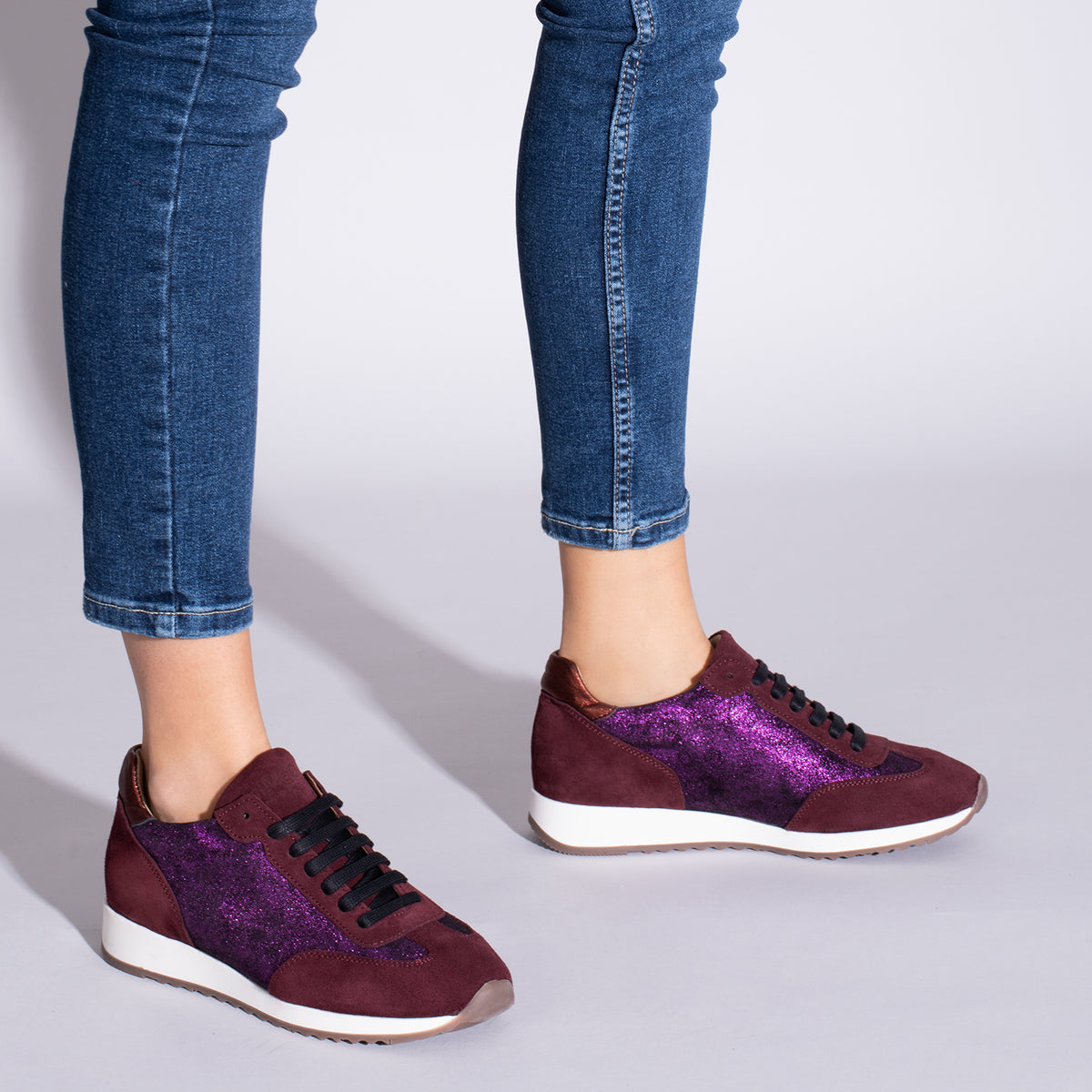 CASUAL - Deportivas BURDEOS de piel metalizadas